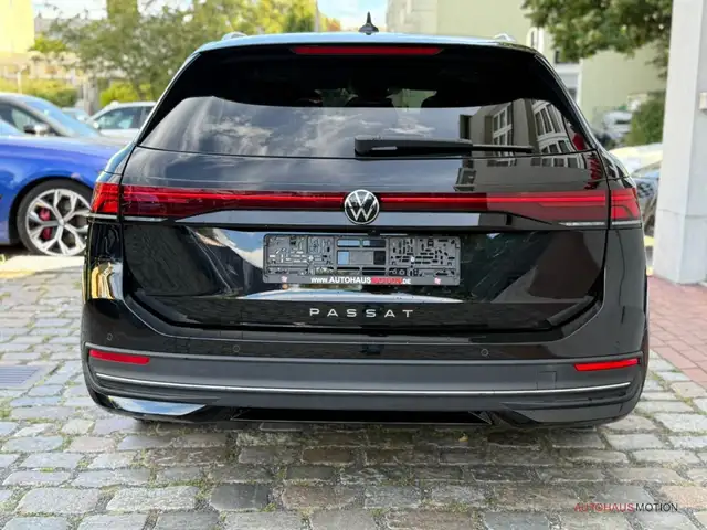 Volkswagen Passat view 6