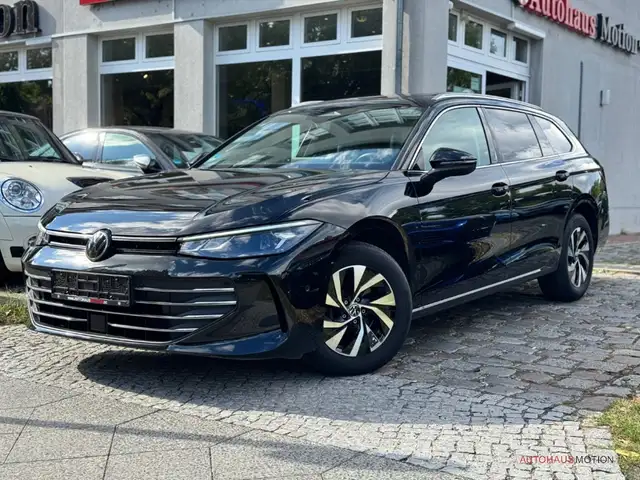 Volkswagen Passat view 2