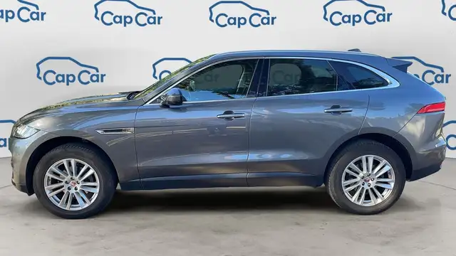 Jaguar F-Pace view 2