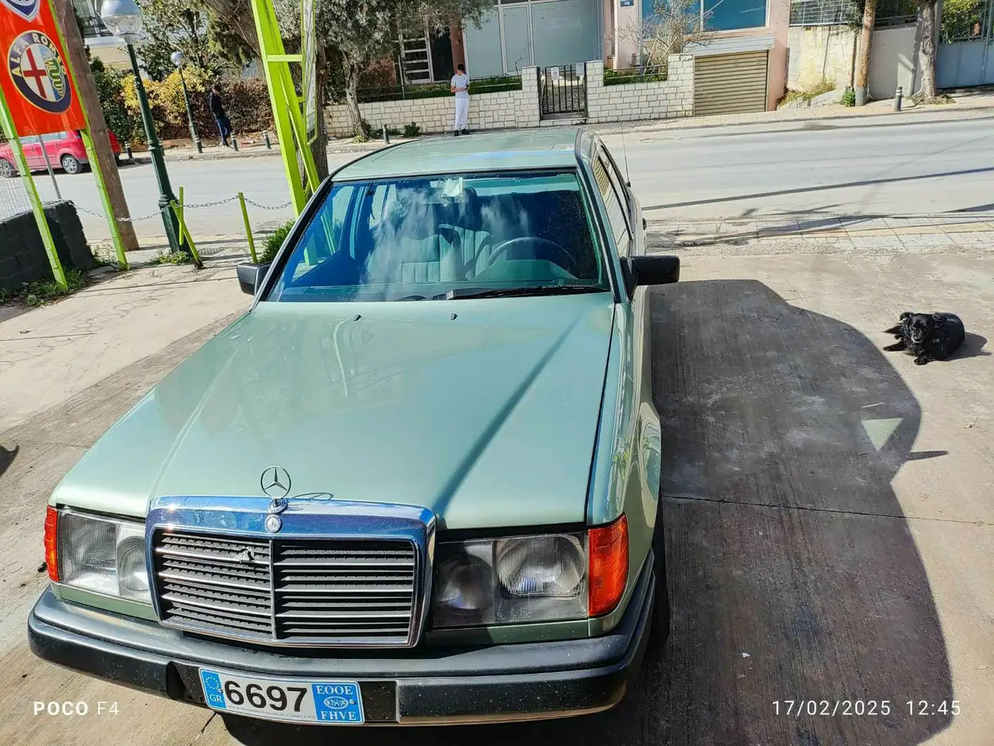 Mercedes-Benz 210/310 Mercedes-Benz  W124 - 1