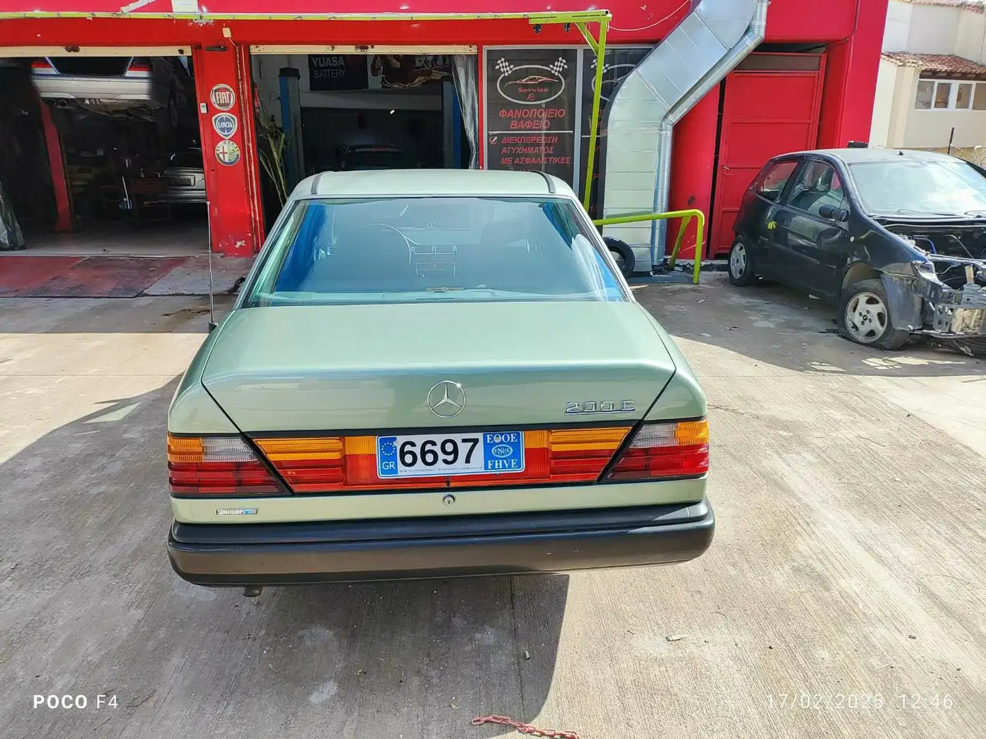 Mercedes-Benz 210/310 Mercedes-Benz  W124 - 2