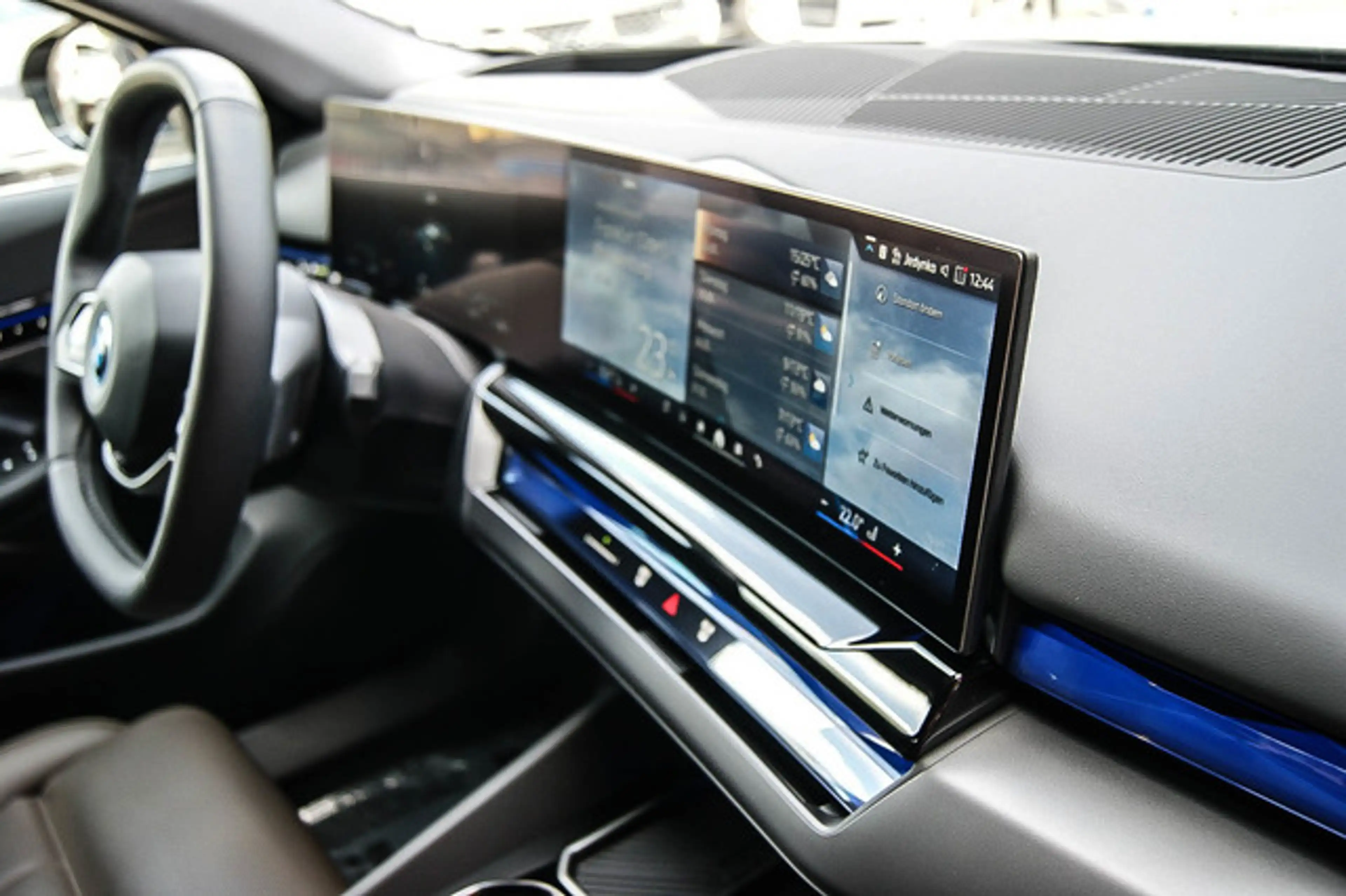 BMW i5 Lim 40 eDrive HEAD-UP LEDER ESPRESSO KEYLESS — photo 15