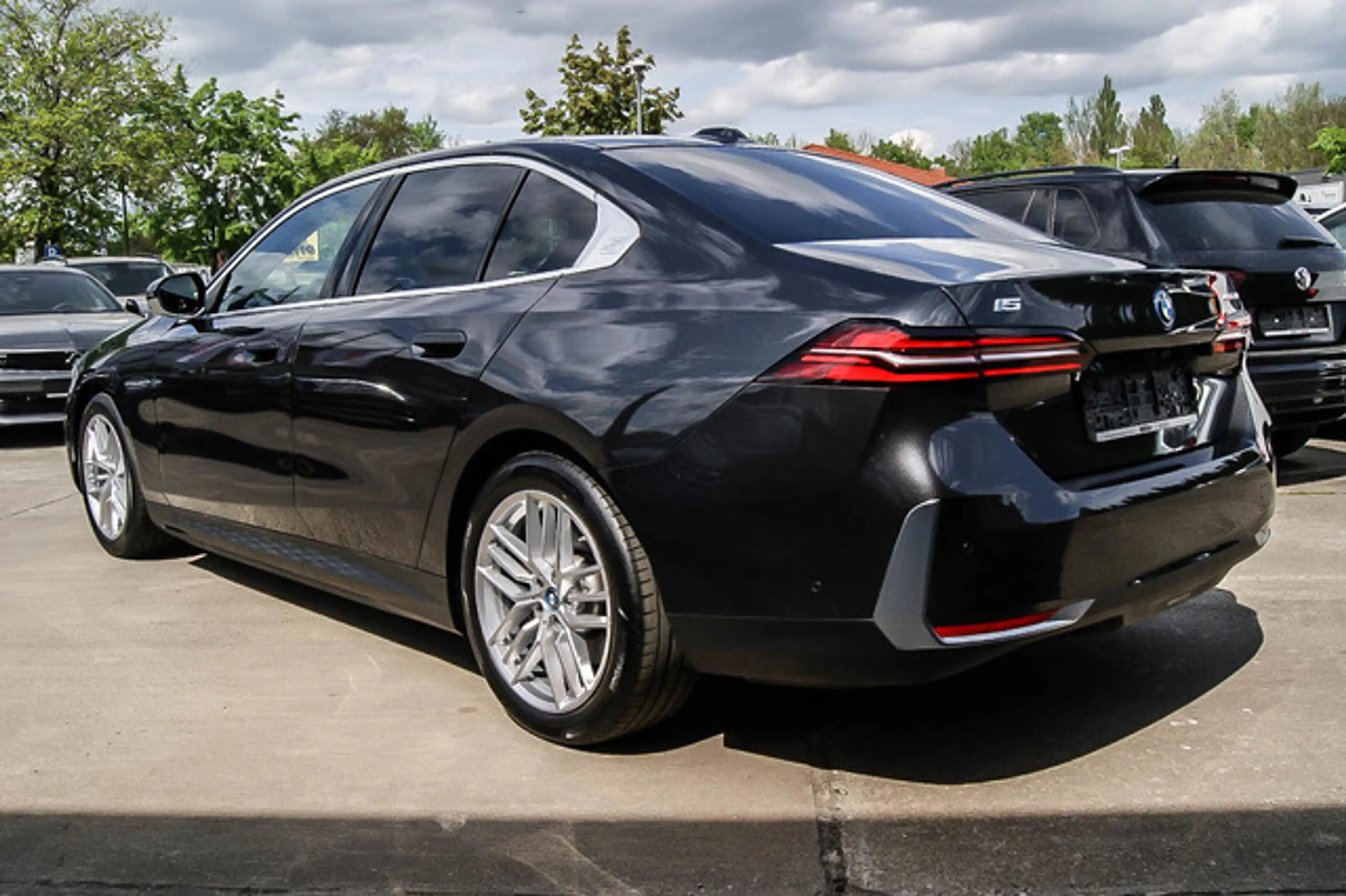 BMW i5 Lim 40 eDrive HEAD-UP LEDER ESPRESSO KEYLESS — photo 4