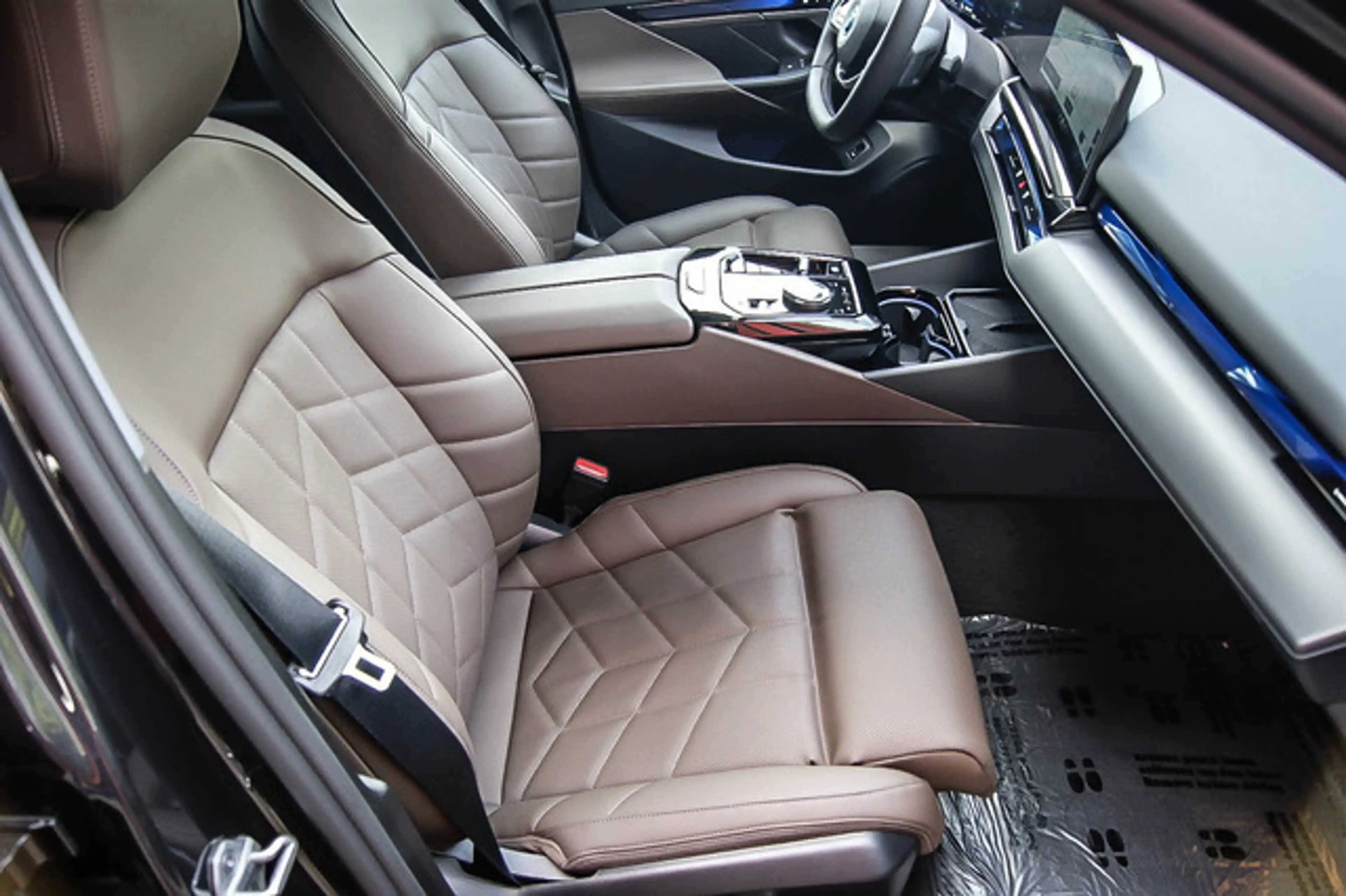 BMW i5 Lim 40 eDrive HEAD-UP LEDER ESPRESSO KEYLESS — photo 13