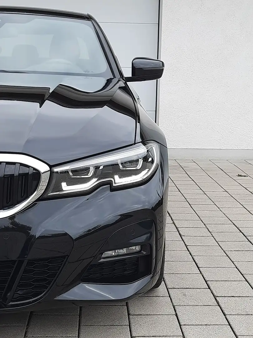 BMW 330 i Limo/3xM Sportpaket/LED/Kam/DAB/Kam/LiveC Schwarz - 1