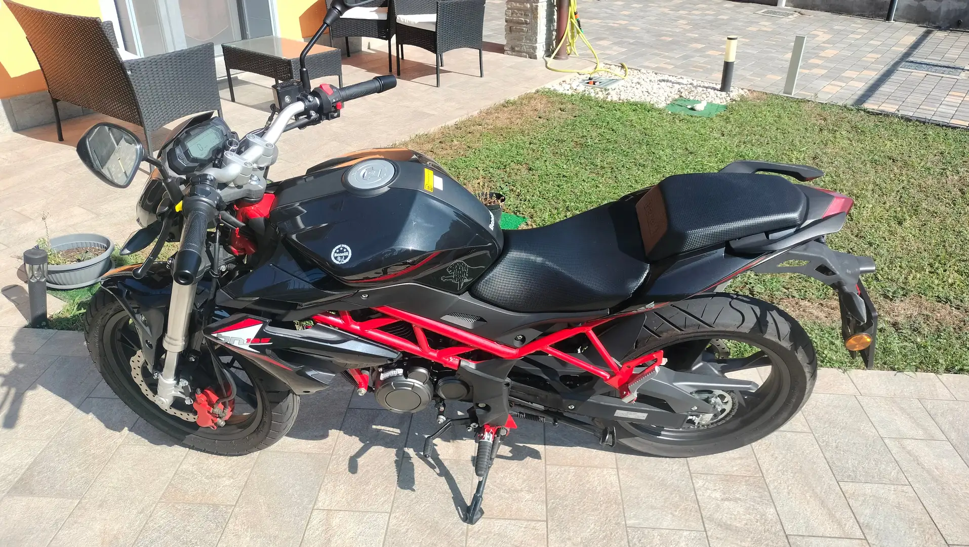 Benelli BN 125 Noir - 2