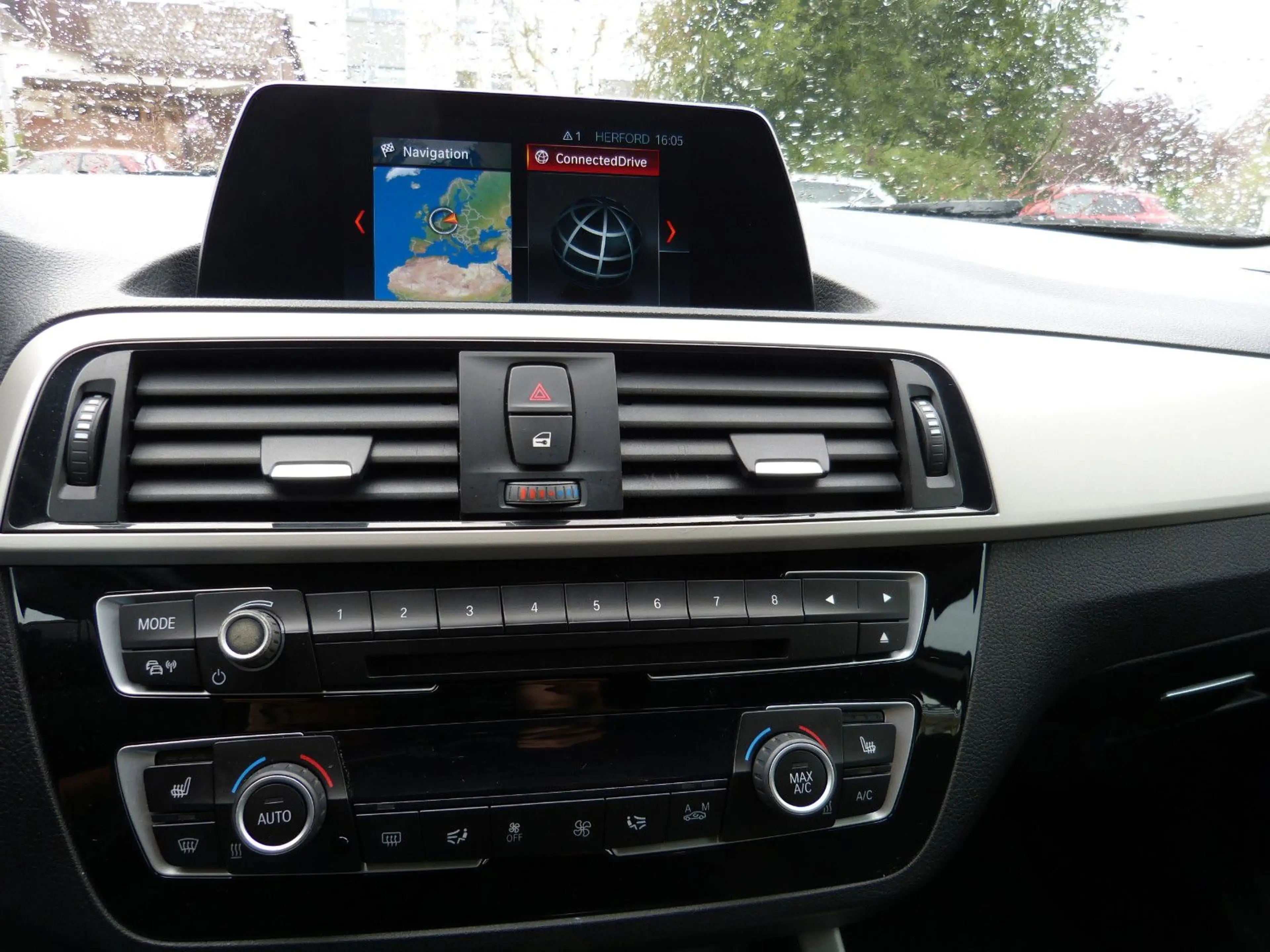 BMW 118 i aus 2.Hand Navigation 18 Zoll Alufelgen — photo 4