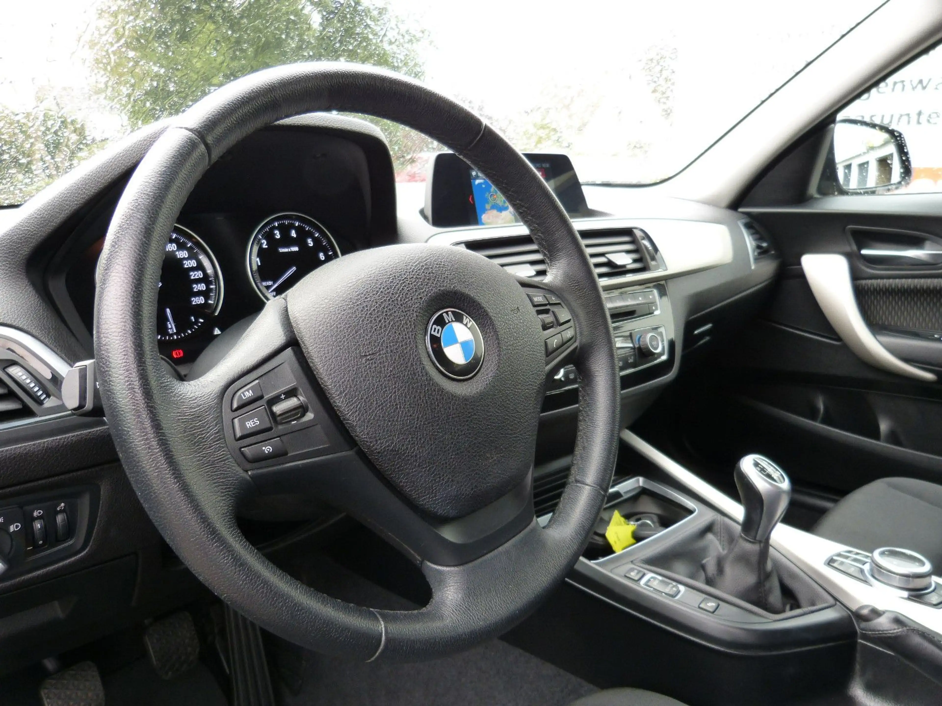 BMW 118 i aus 2.Hand Navigation 18 Zoll Alufelgen — photo 11