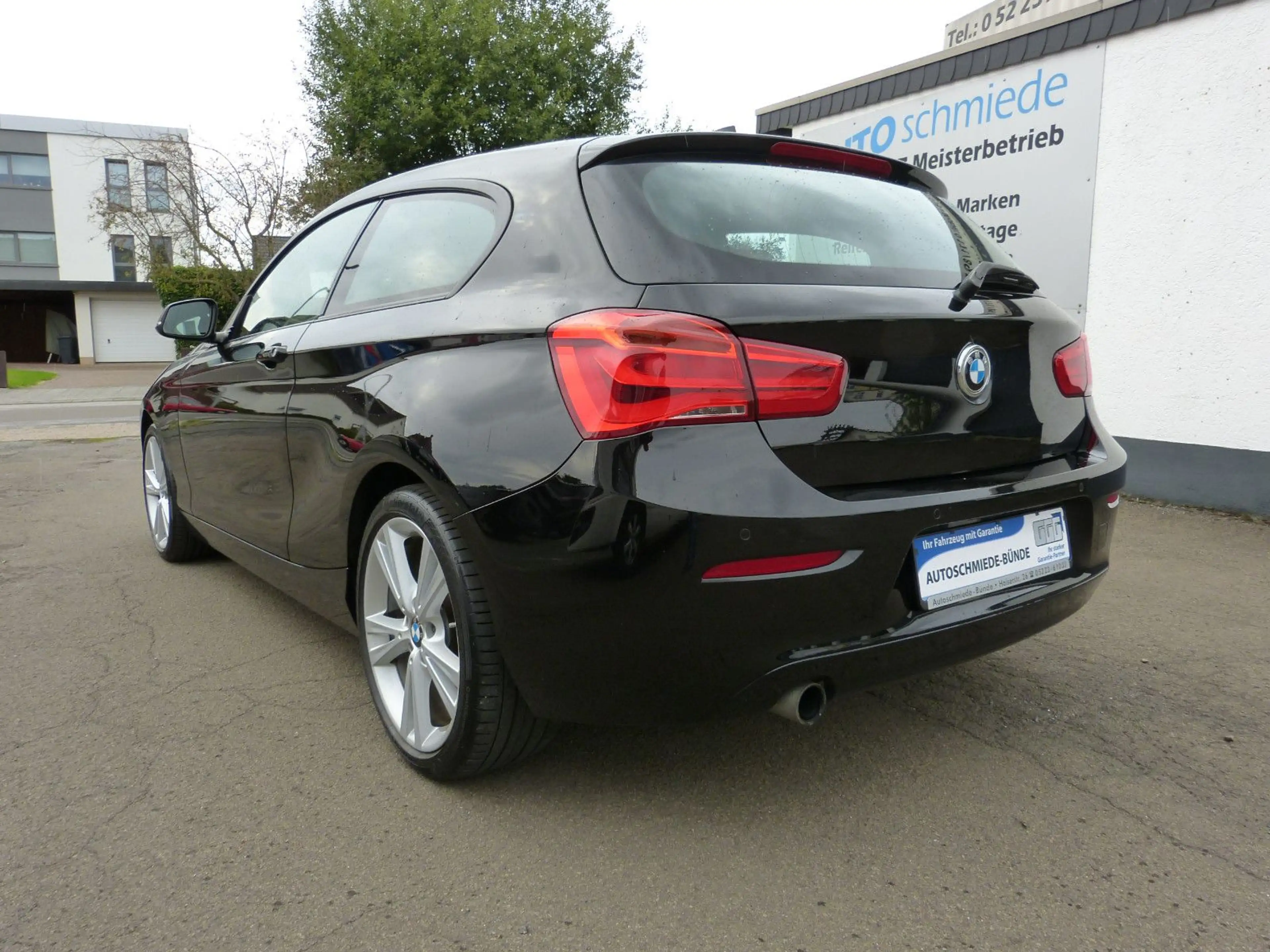 BMW 118 i aus 2.Hand Navigation 18 Zoll Alufelgen — photo 2