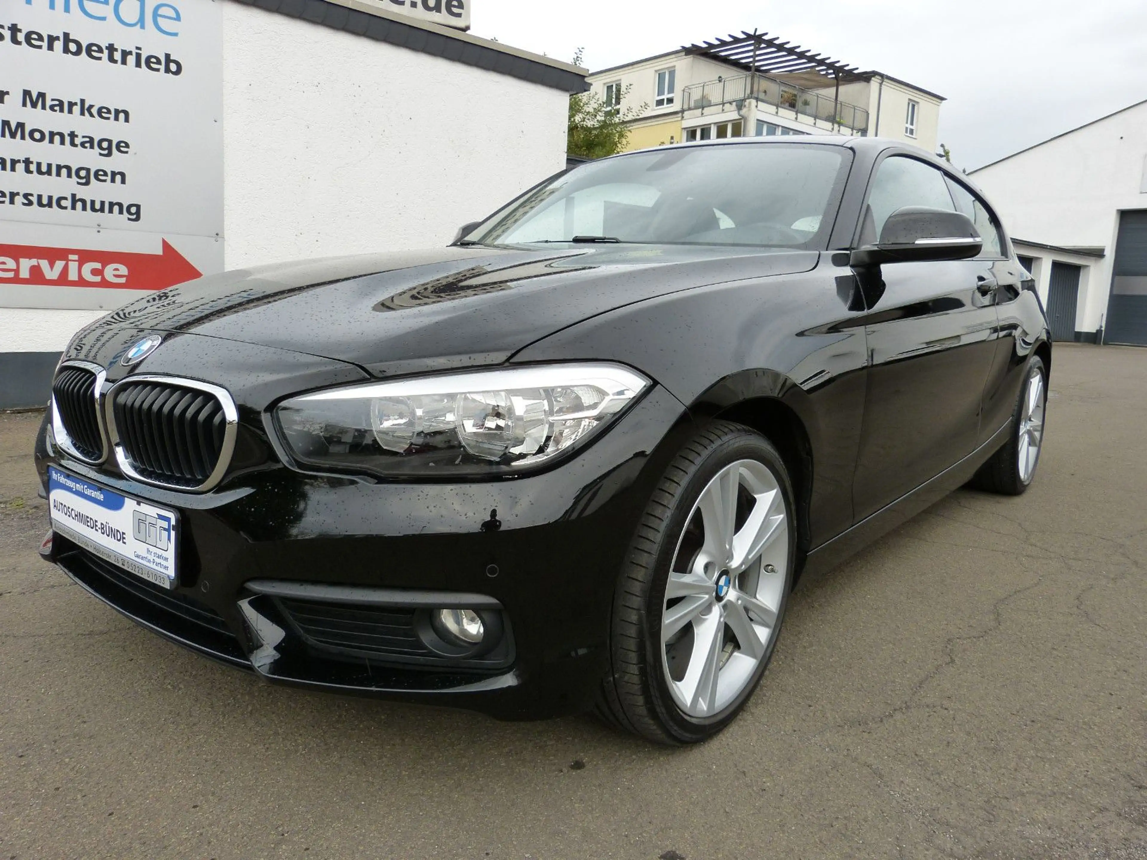 BMW 118 i aus 2.Hand Navigation 18 Zoll Alufelgen
