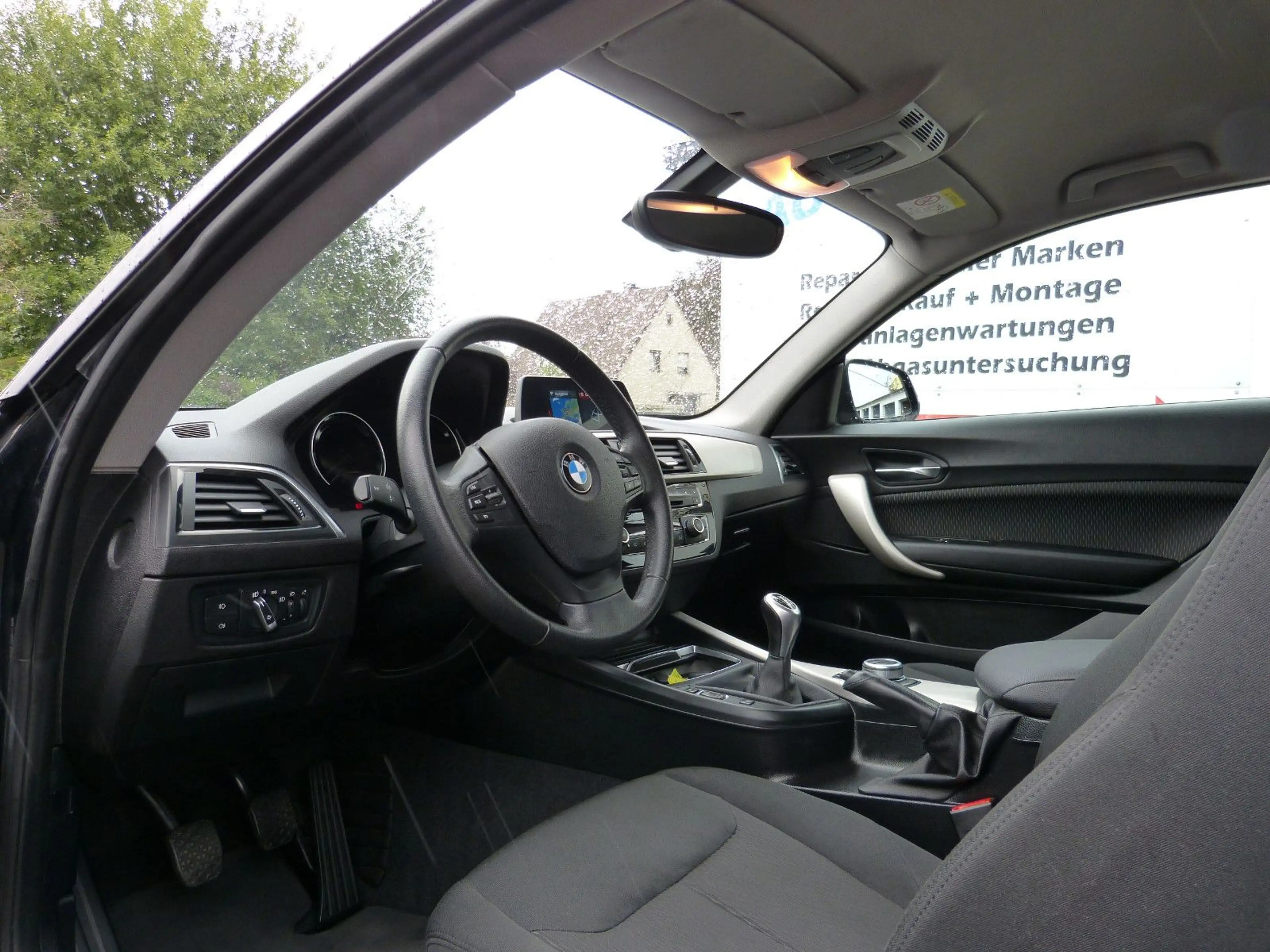 BMW 118 i aus 2.Hand Navigation 18 Zoll Alufelgen — photo 5