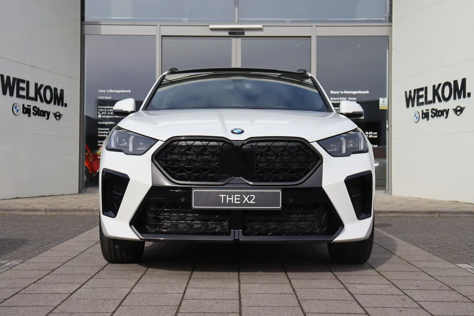 BMW X2 sDrive20i High Executive M Sport Automaat / Panora Wit - 2