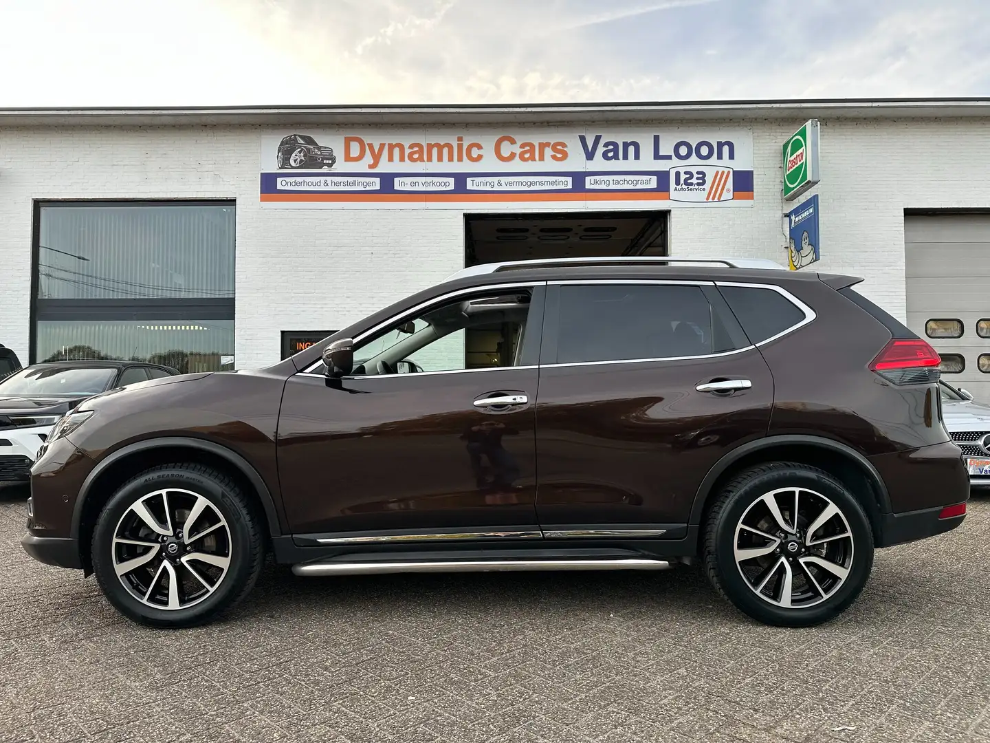 Nissan X-Trail 1.7 dCi **4x4** Full-Option NieuwStaat Leer 150pk Brun - 2