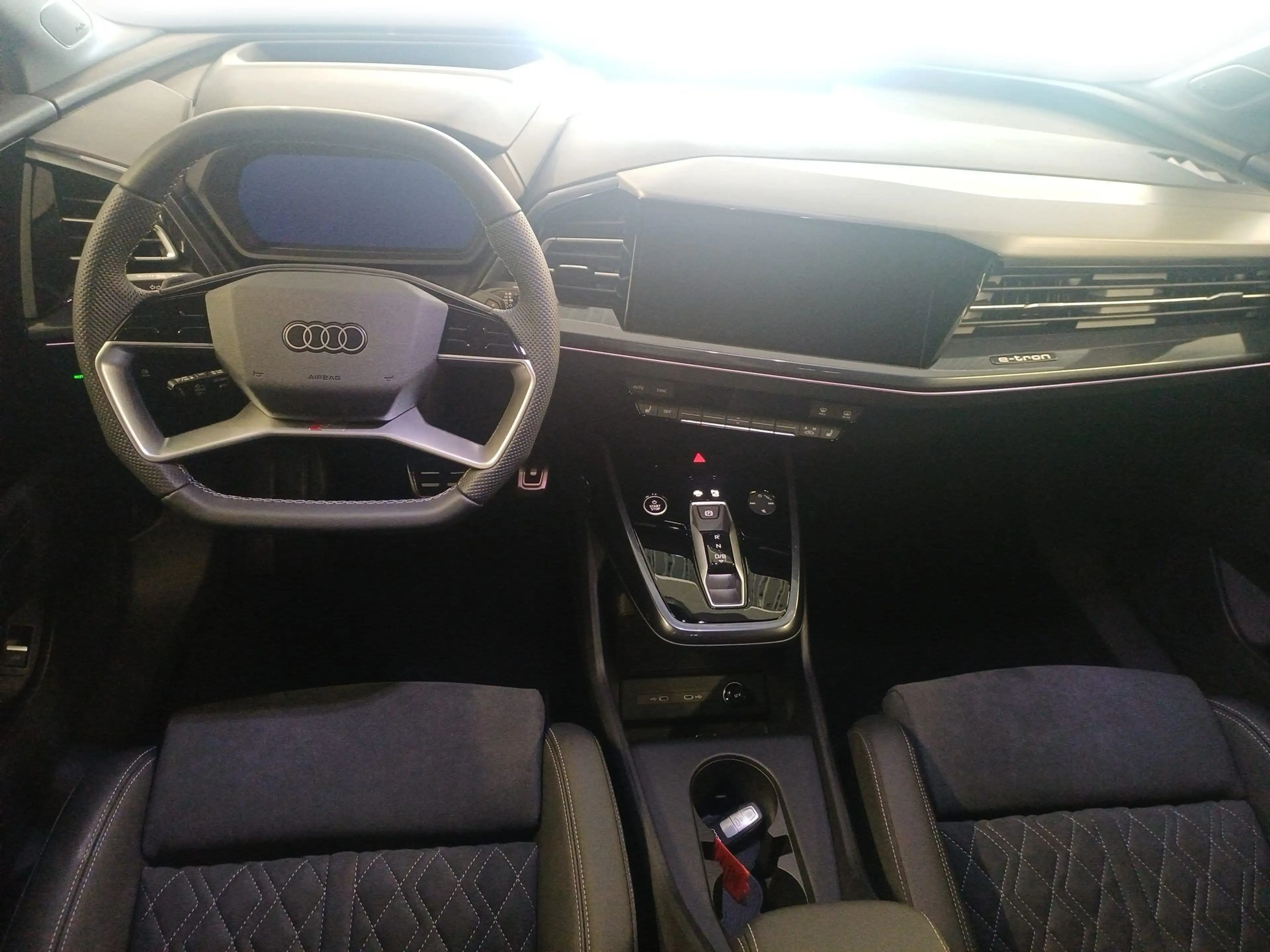 Audi Q4 e-tron Q4 SUV e-tron S-Line Exterieur*Quattro HeadUp — photo 13