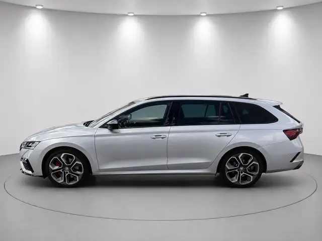 Skoda Octavia view 4