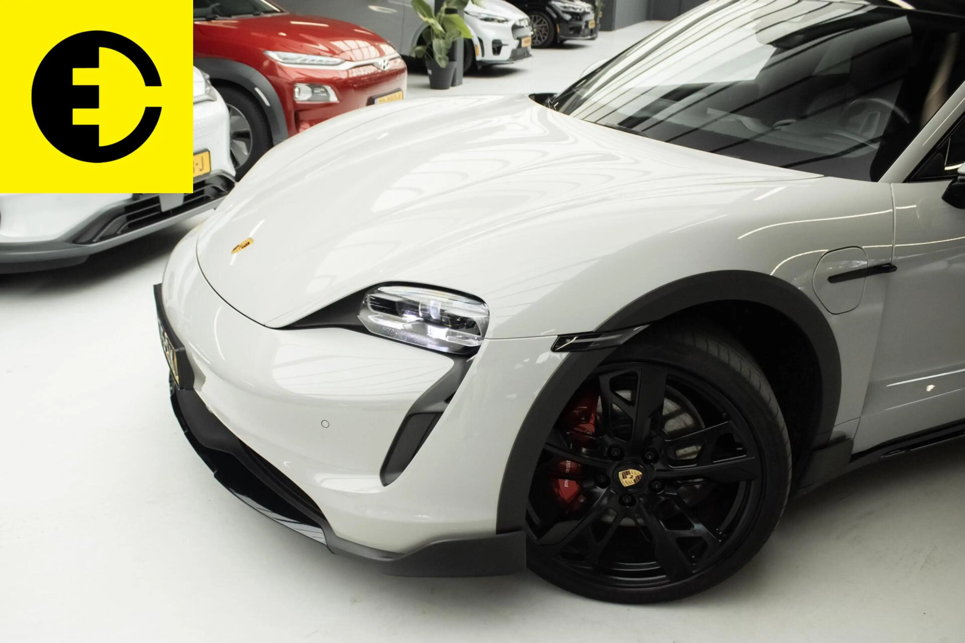 Porsche Taycan Cross Turismo 4S 93 kWh |92,3% SOH | Sportchrono | — photo 2