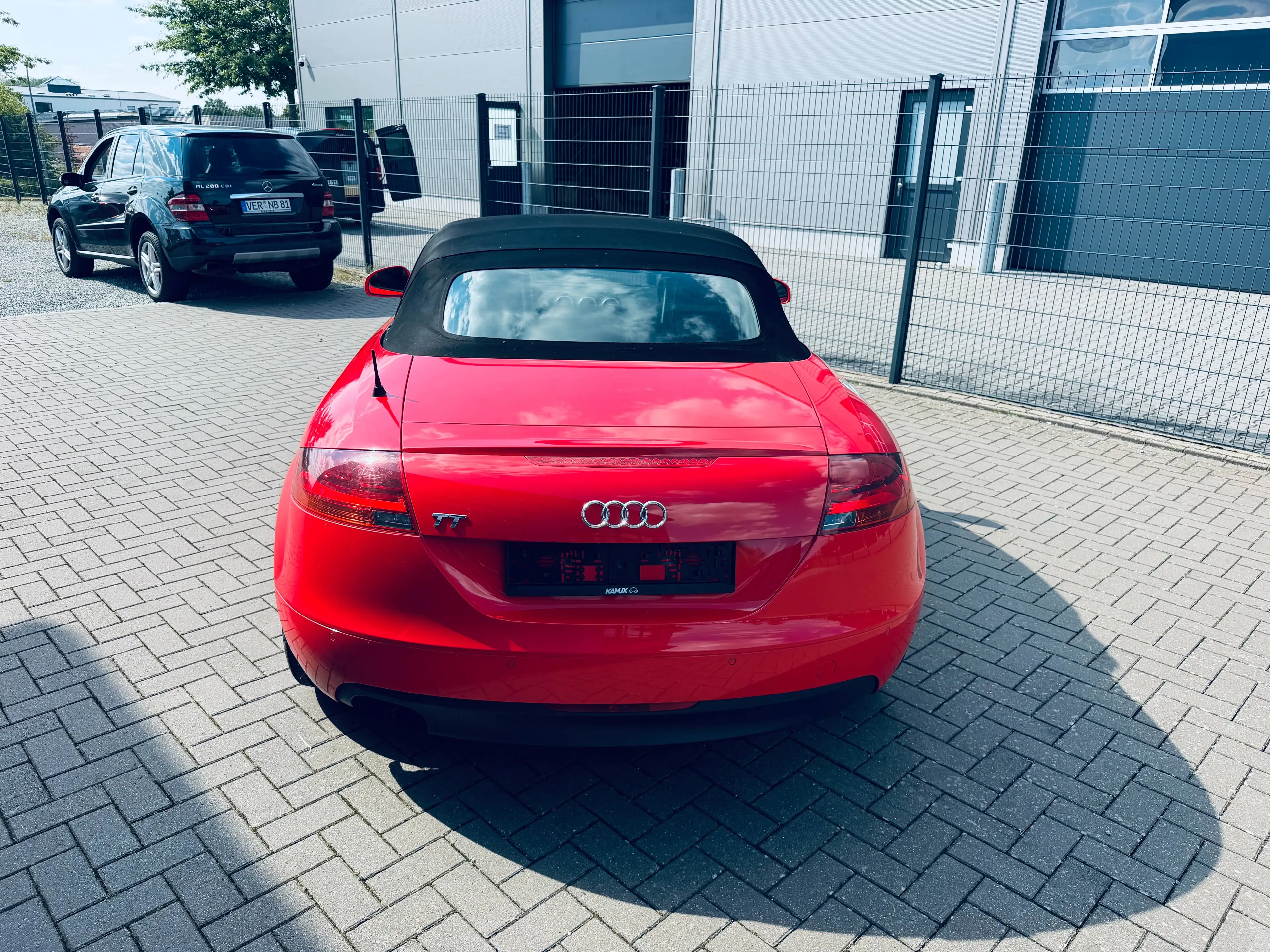 Audi TT 2.0 TFSI Roadster S-Line — photo 3