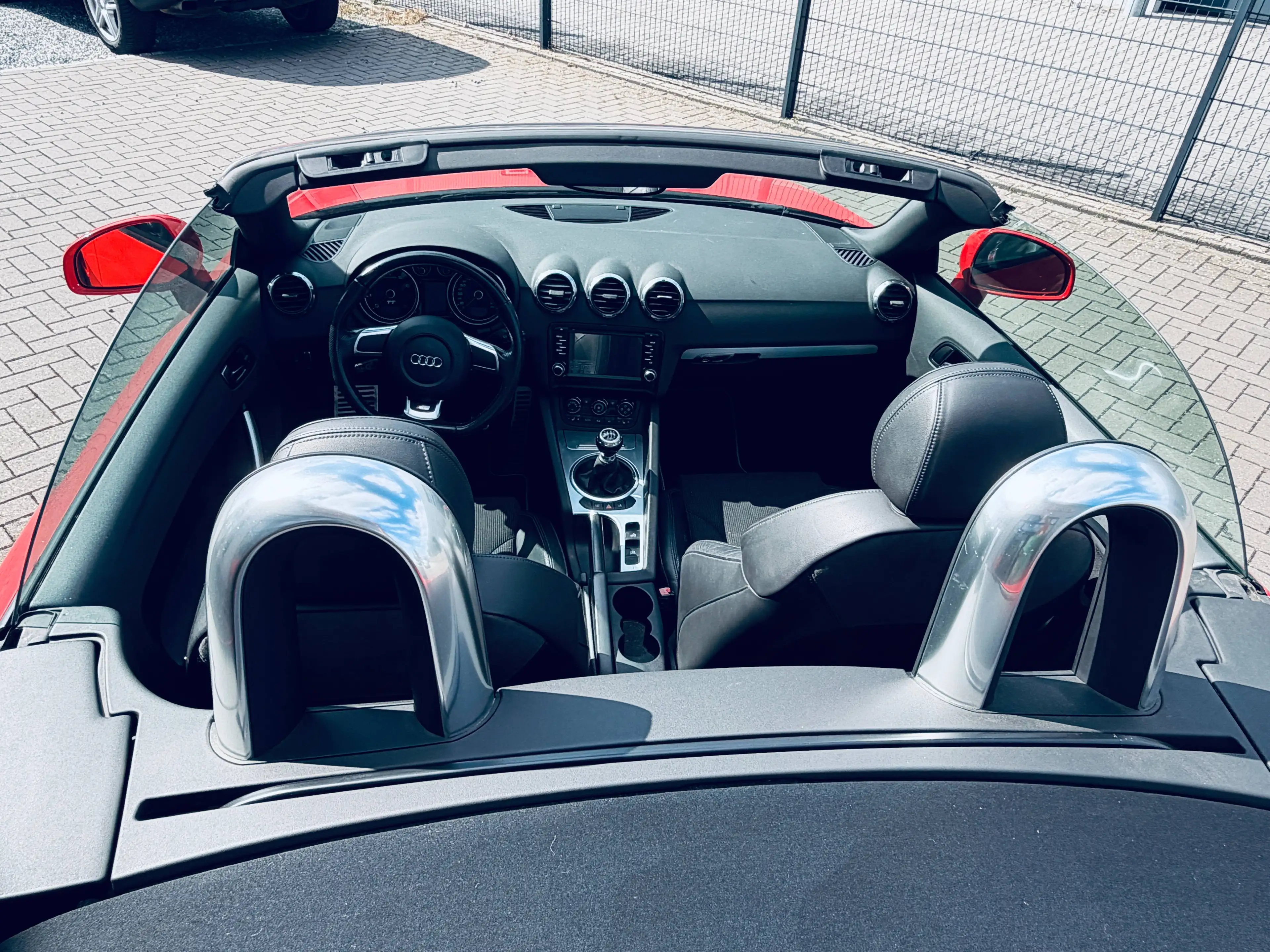 Audi TT 2.0 TFSI Roadster S-Line — photo 9
