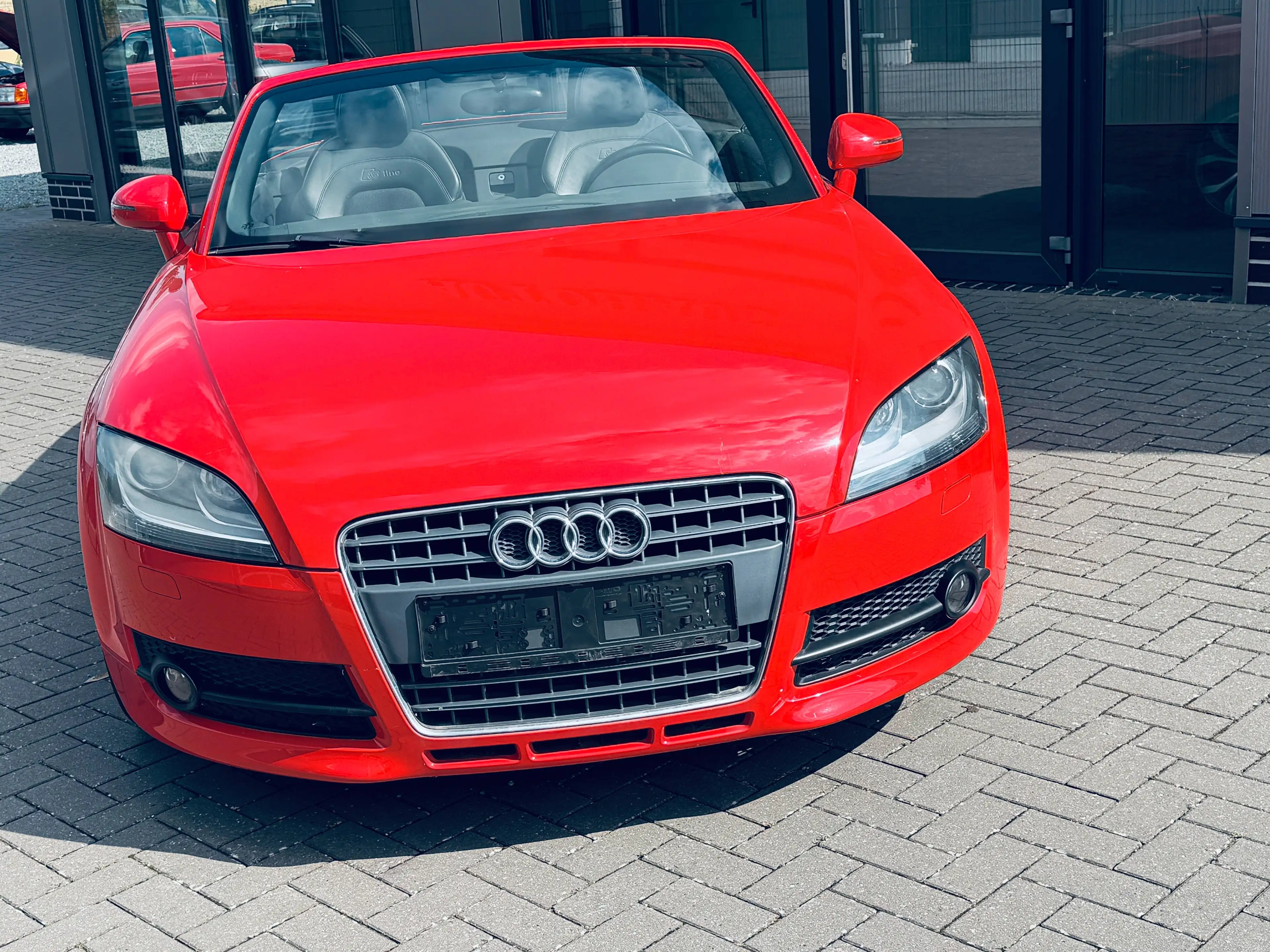 Audi TT 2.0 TFSI Roadster S-Line — photo 14
