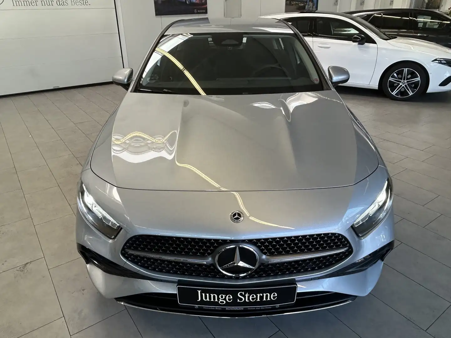 Mercedes-Benz A 200 AMG Advanced Plus+Winter+Keyless+Ambiente Silber - 2