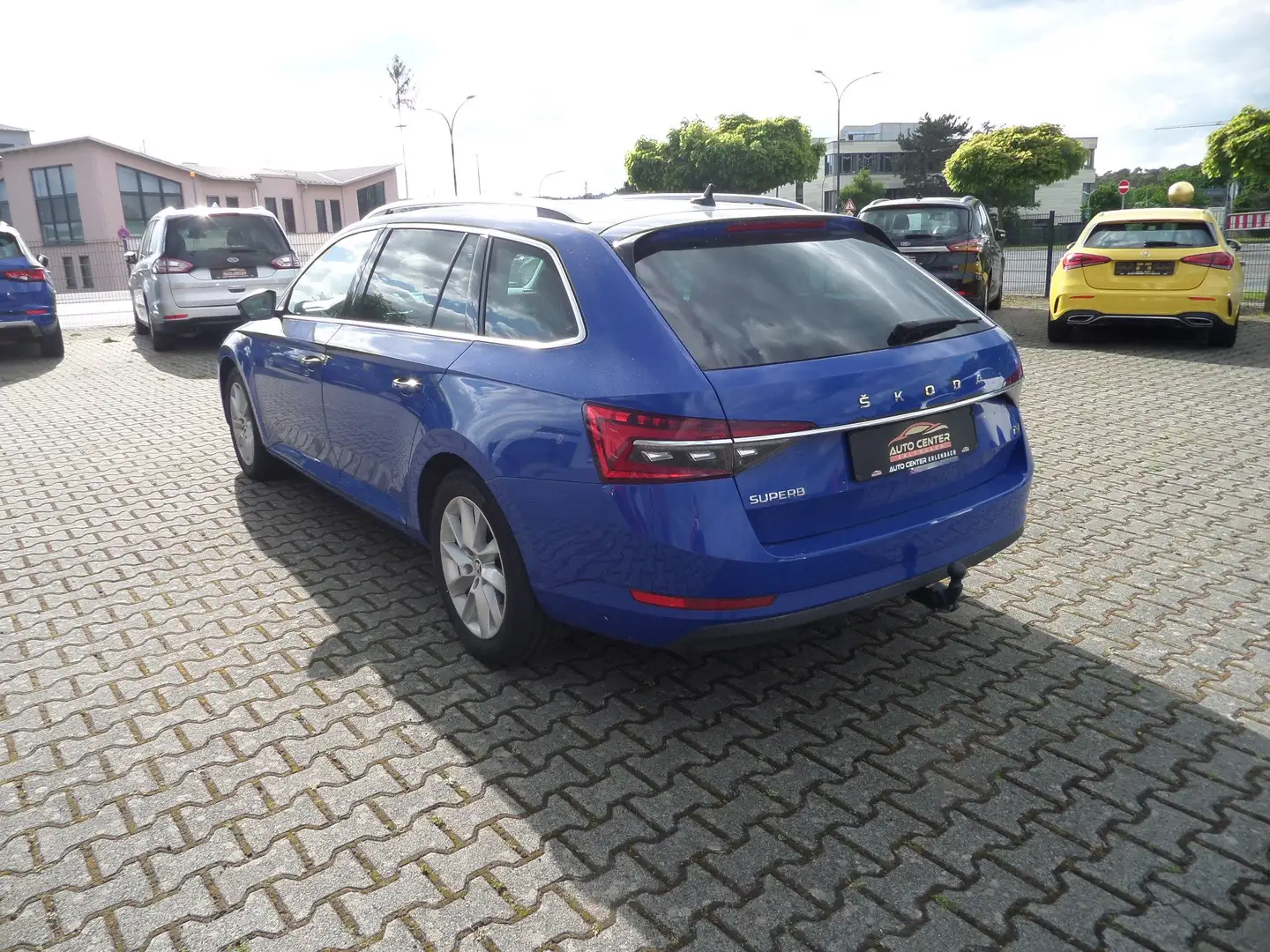 Skoda Superb HYBRID Style iV Automat+Navi+AHK+LED+4xSHZ+Pano-SD Blau - 2