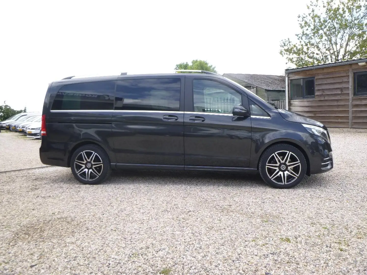Mercedes-Benz V 300 AMG PANO 4 MATIC 300d Lang DC Grijs - 2
