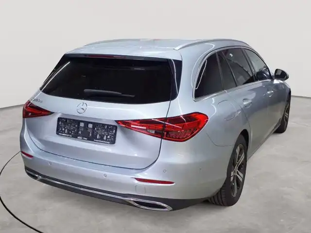 Mercedes-Benz C-Class view 4