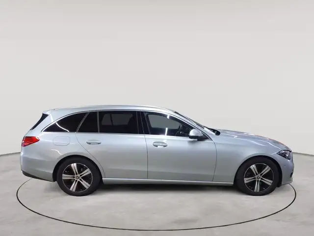 Mercedes-Benz C-Class view 3