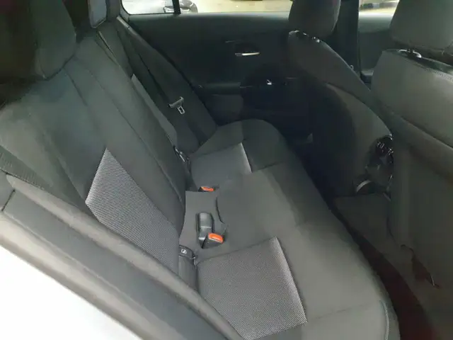 Mercedes-Benz C-Class view 14