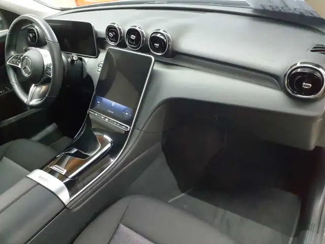 Mercedes-Benz C-Class view 9