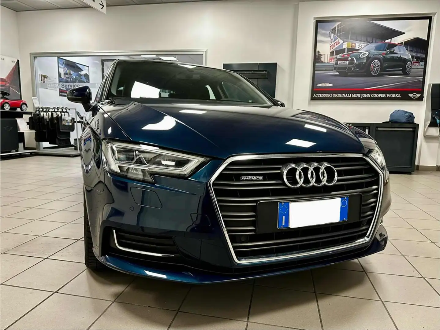Audi A3 SPB 2.0 TFSI quattro S tronic Design - TETTO Bleu - 2