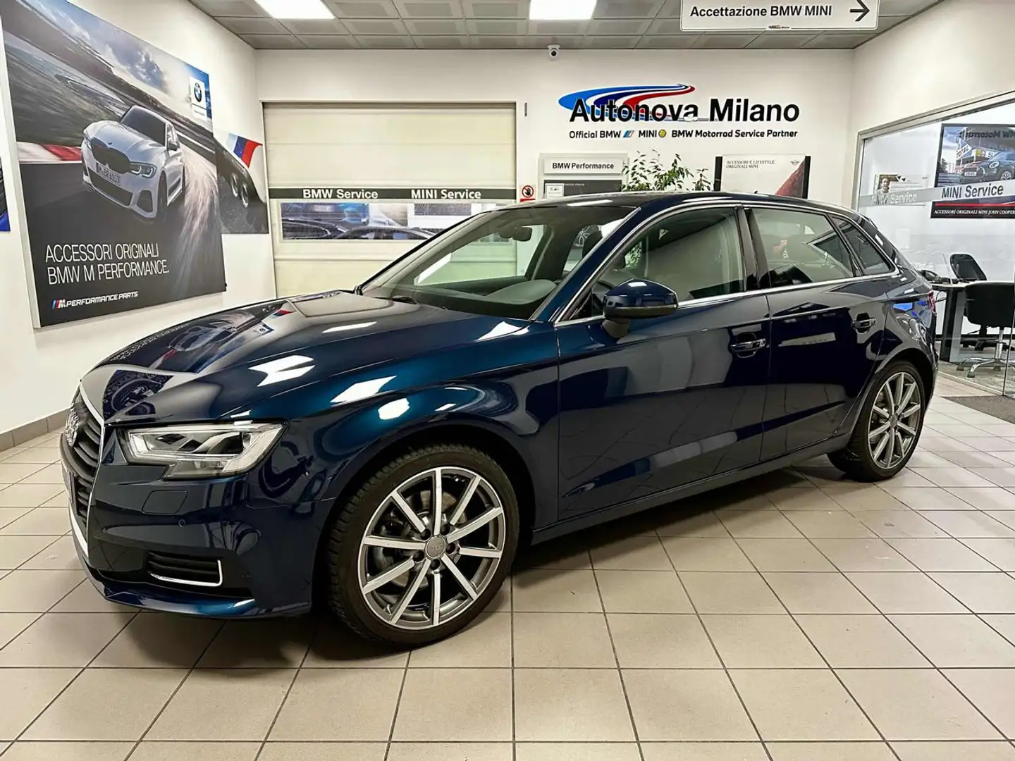 Audi A3 SPB 2.0 TFSI quattro S tronic Design - TETTO Bleu - 1