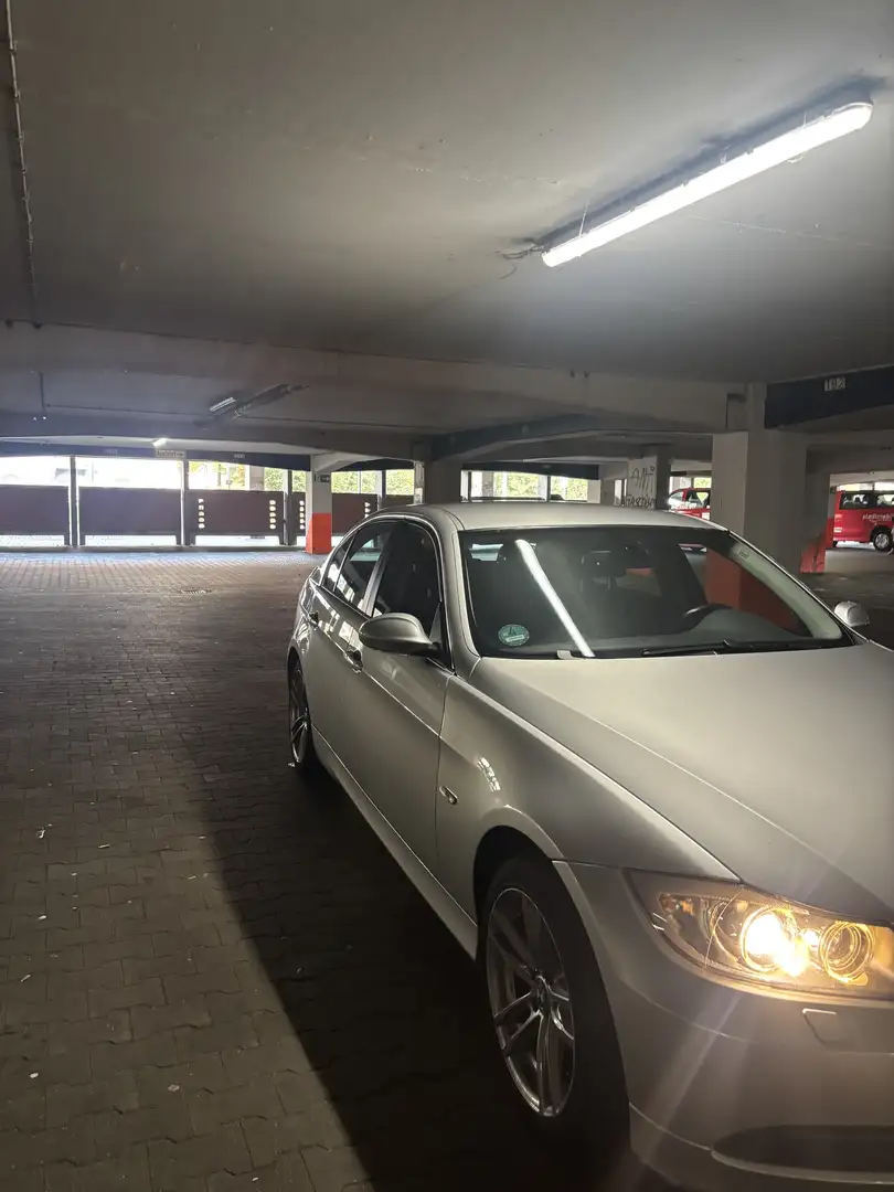 BMW 330 330i Grau - 2