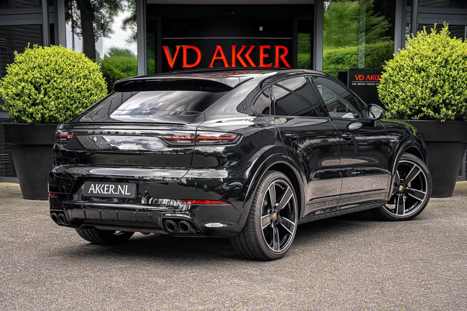 Porsche Cayenne Coupé E-Hybrid Platinum Edition SportDesign | 360° Nero - 2