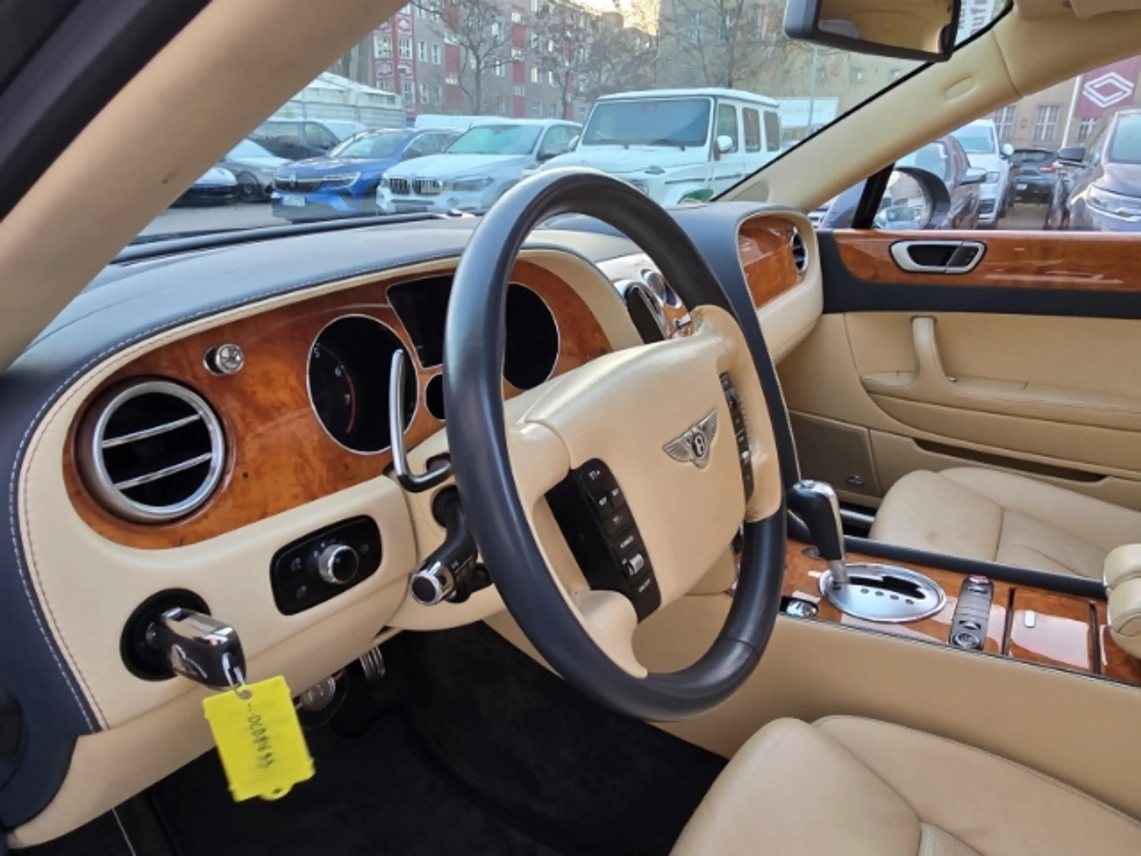 Bentley Continental Flying Spur  6.0 W12 — photo 14