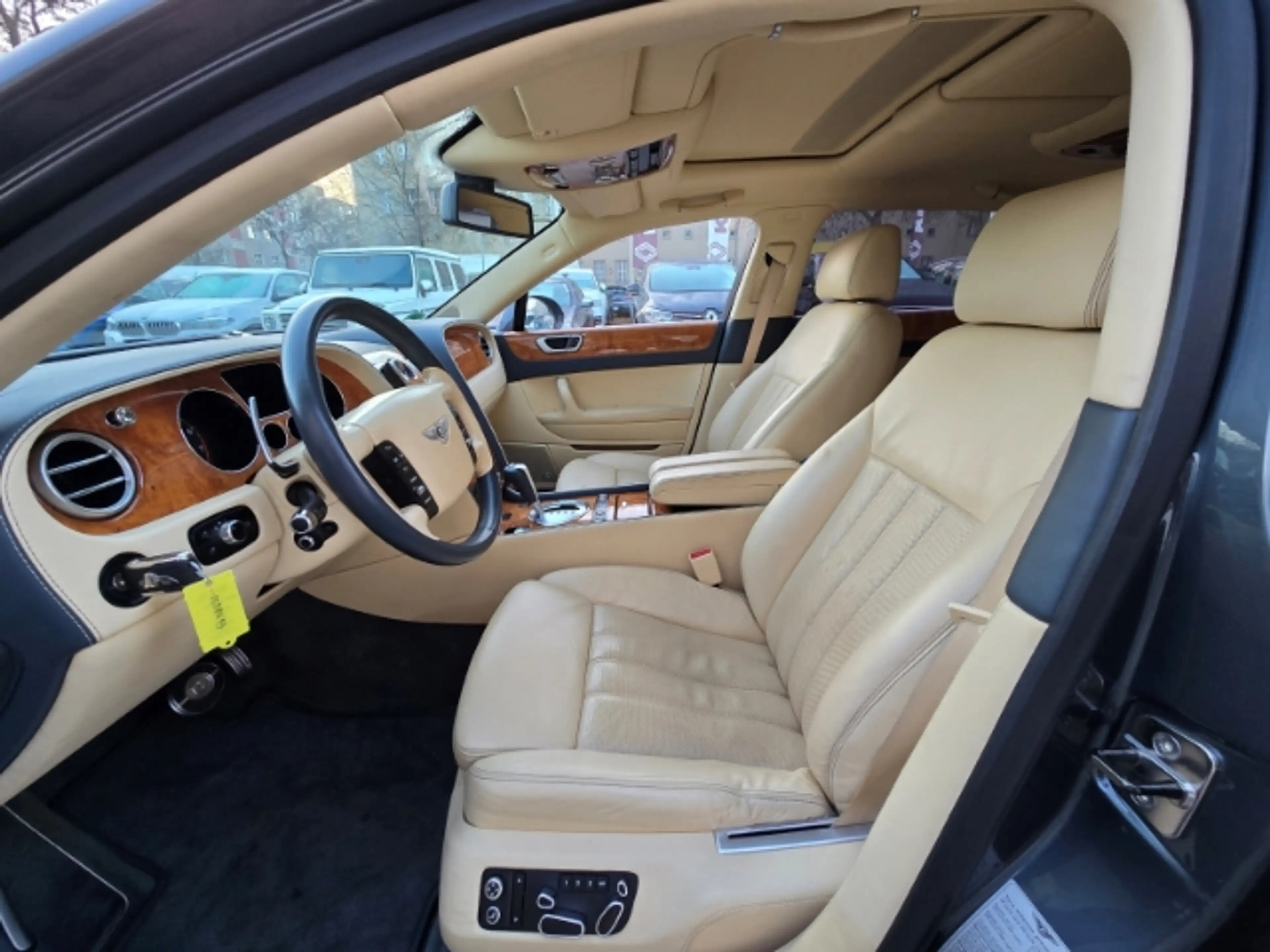 Bentley Continental Flying Spur  6.0 W12 — photo 7