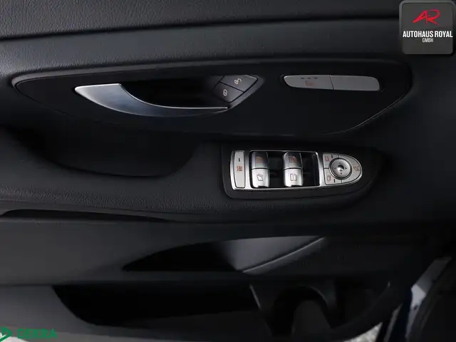 Mercedes-Benz V-Class view 15