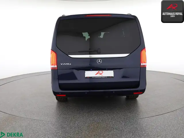 Mercedes-Benz V-Class view 4