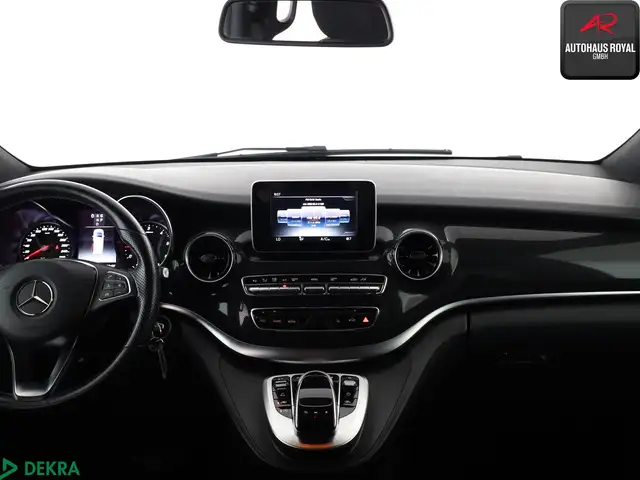 Mercedes-Benz V-Class view 9