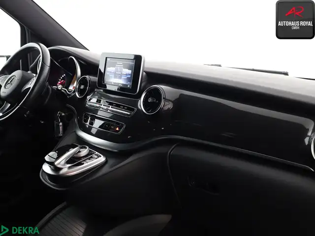 Mercedes-Benz V-Class view 10