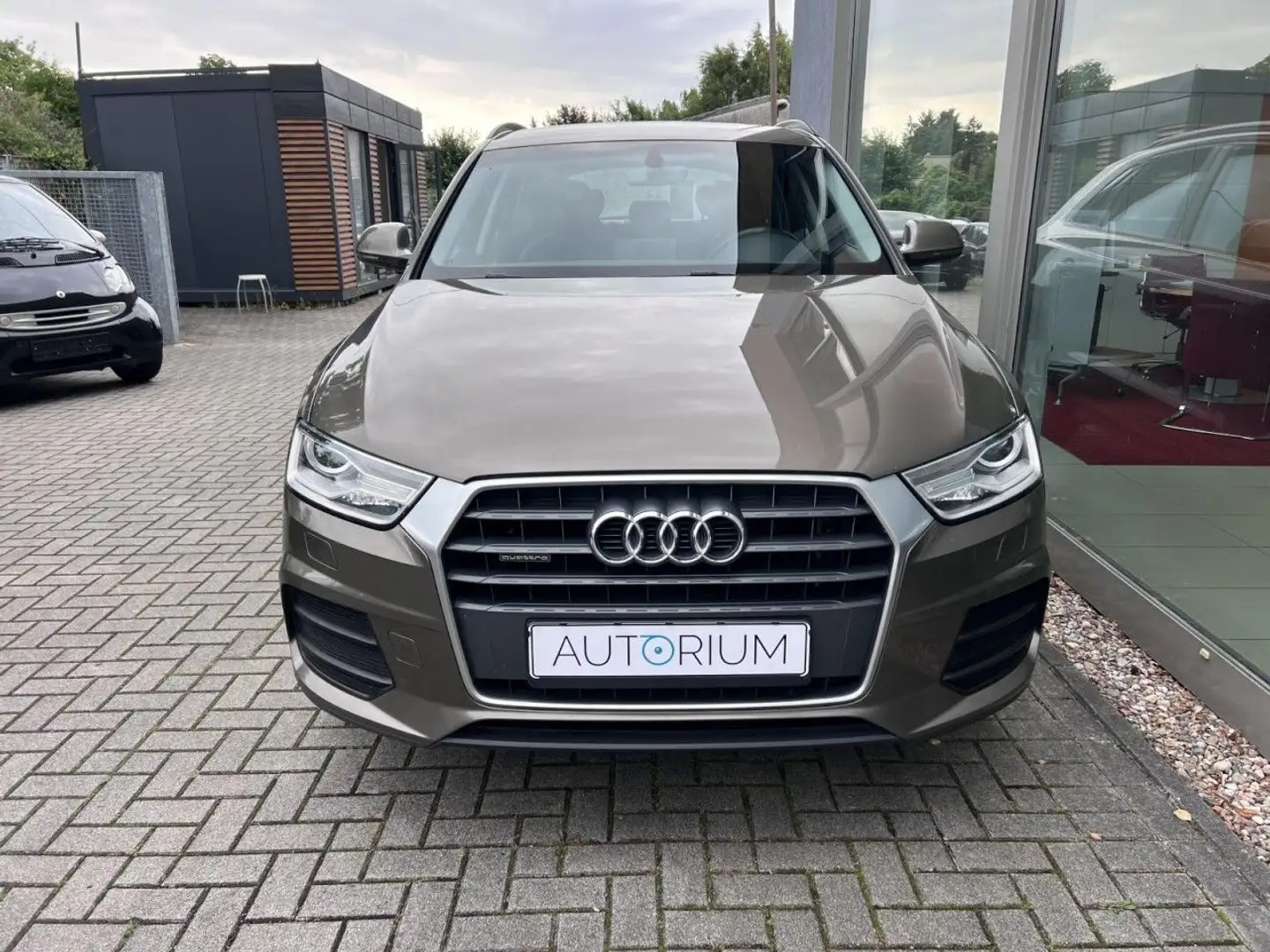 Audi Q3 basis quattro AUTOM. LED AHK SZHZG NAVI TEMP. Braun - 2