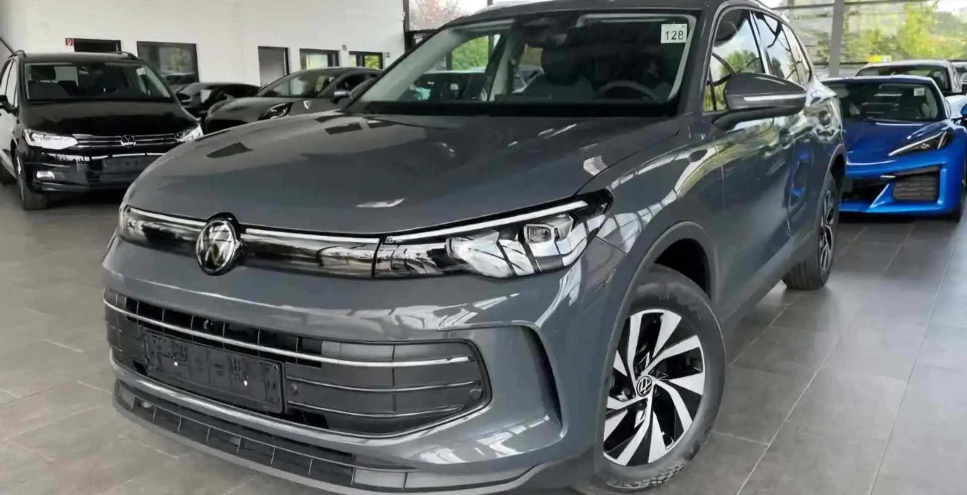 Volkswagen Tiguan Tiguan III 2024 2.0 tdi R-Line Plus 150cv dsg Grigio - 1