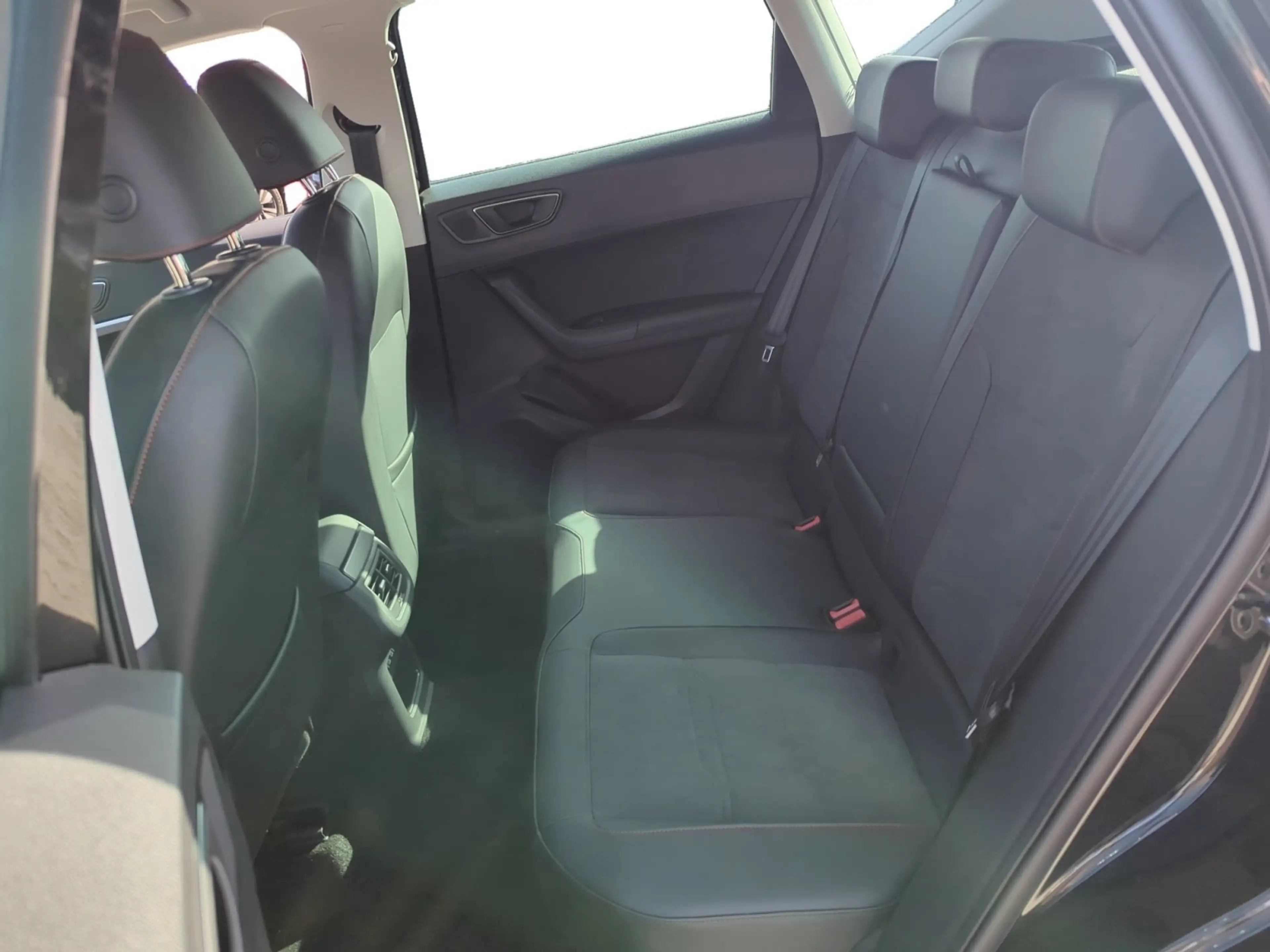 SEAT Ateca FR 2.0 TDI DSG ACC*AHK*NAVI*LED*PDC*e-Heck*SHZ — photo 9