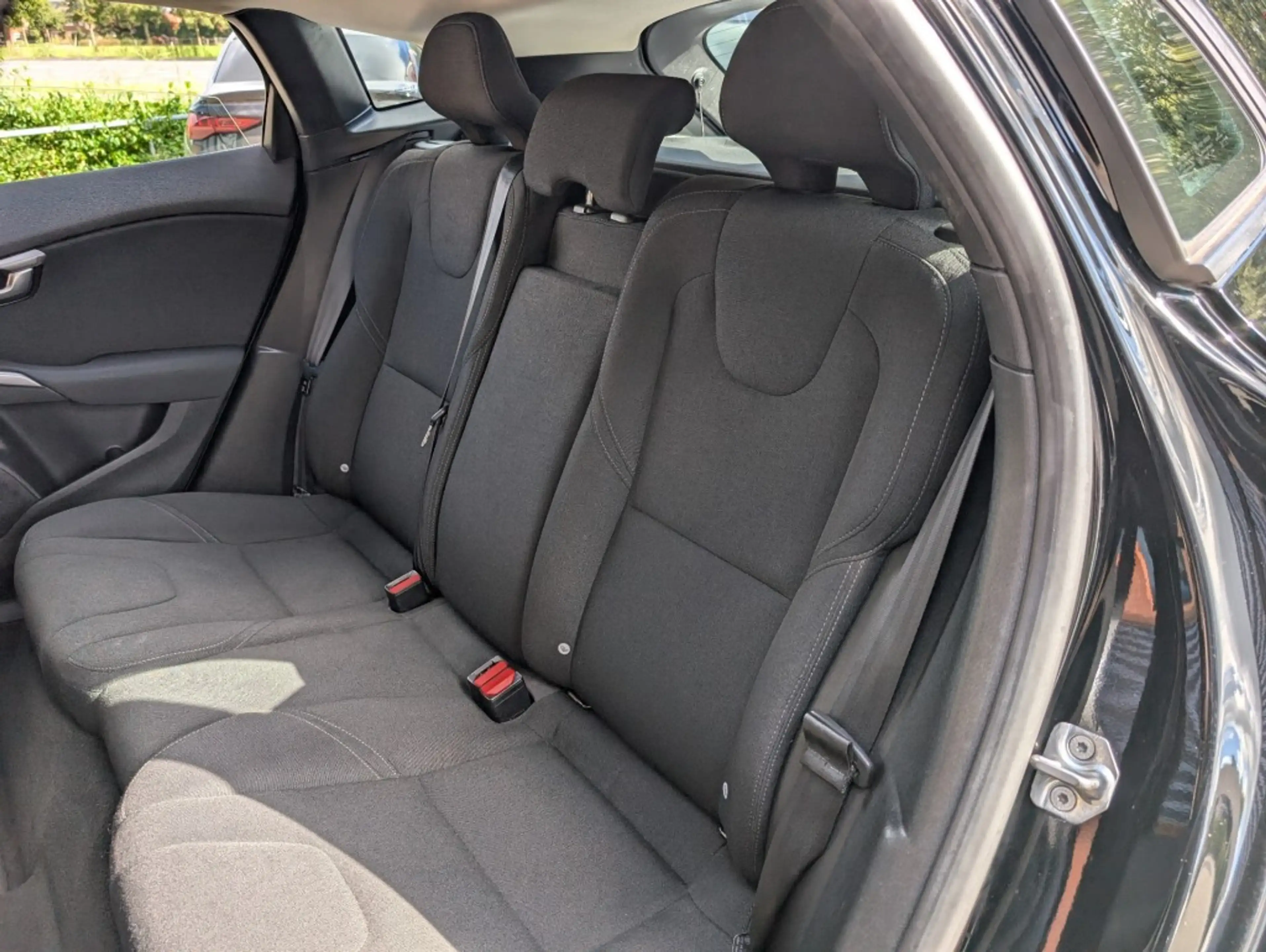 Volvo V40 2.0 T2 KINETIC, Airco, Cruise, Achteruitrij camera — photo 11