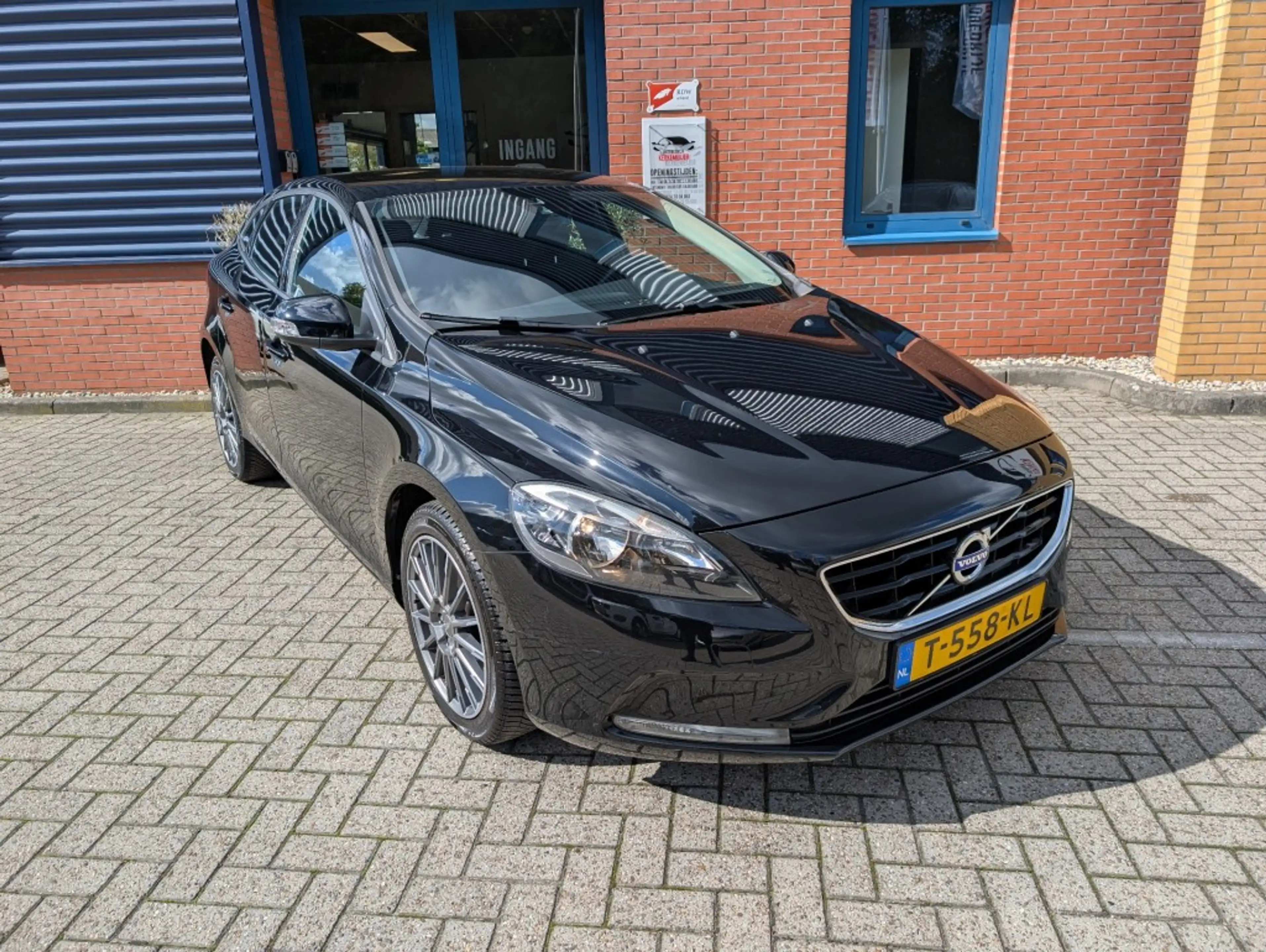 Volvo V40 2.0 T2 KINETIC, Airco, Cruise, Achteruitrij camera — photo 3