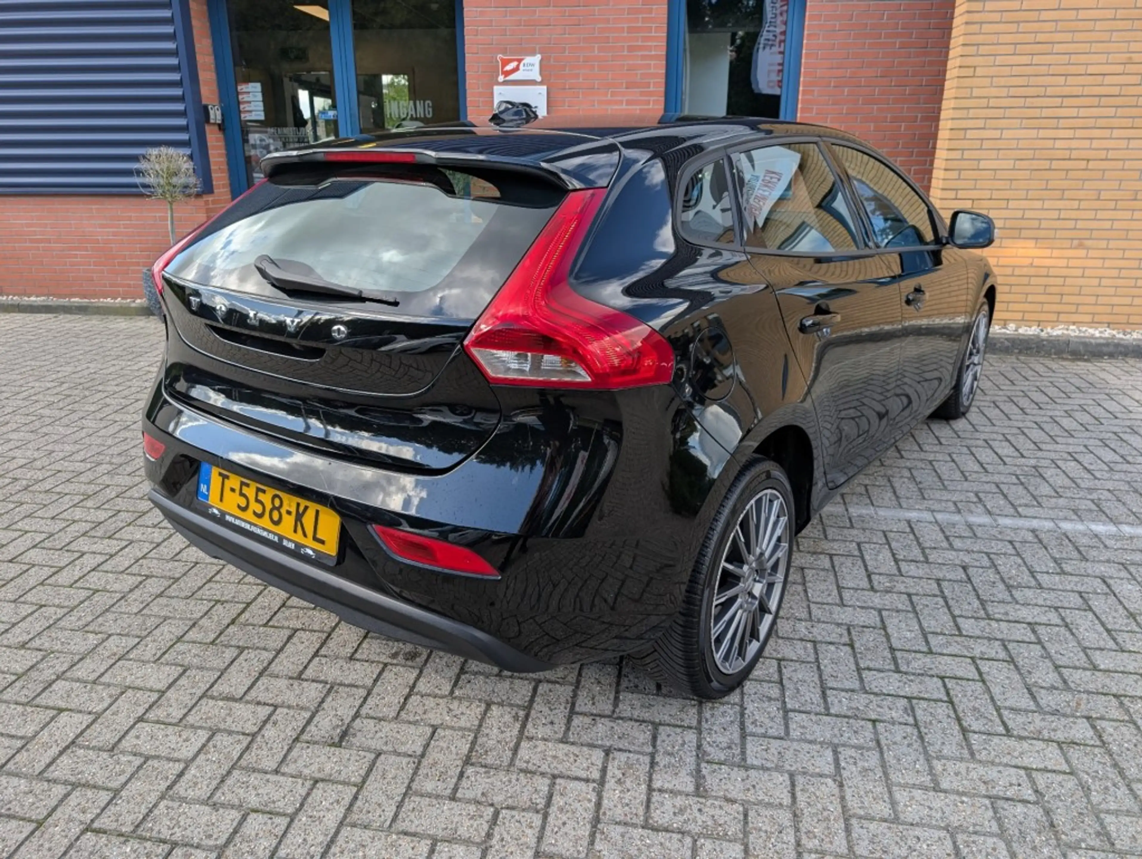 Volvo V40 2.0 T2 KINETIC, Airco, Cruise, Achteruitrij camera — photo 5