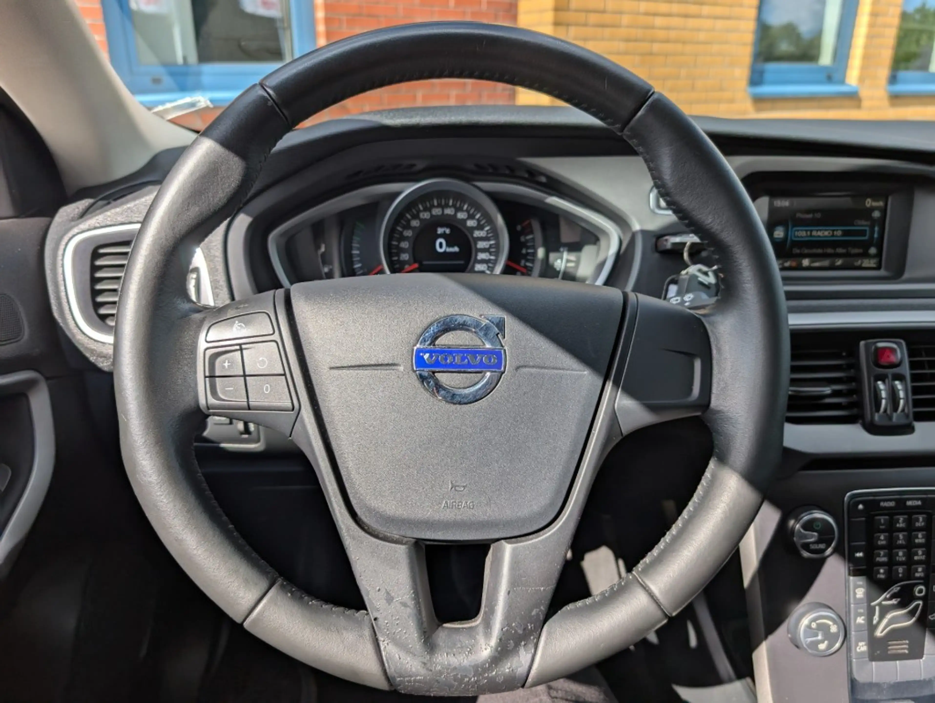 Volvo V40 2.0 T2 KINETIC, Airco, Cruise, Achteruitrij camera — photo 13