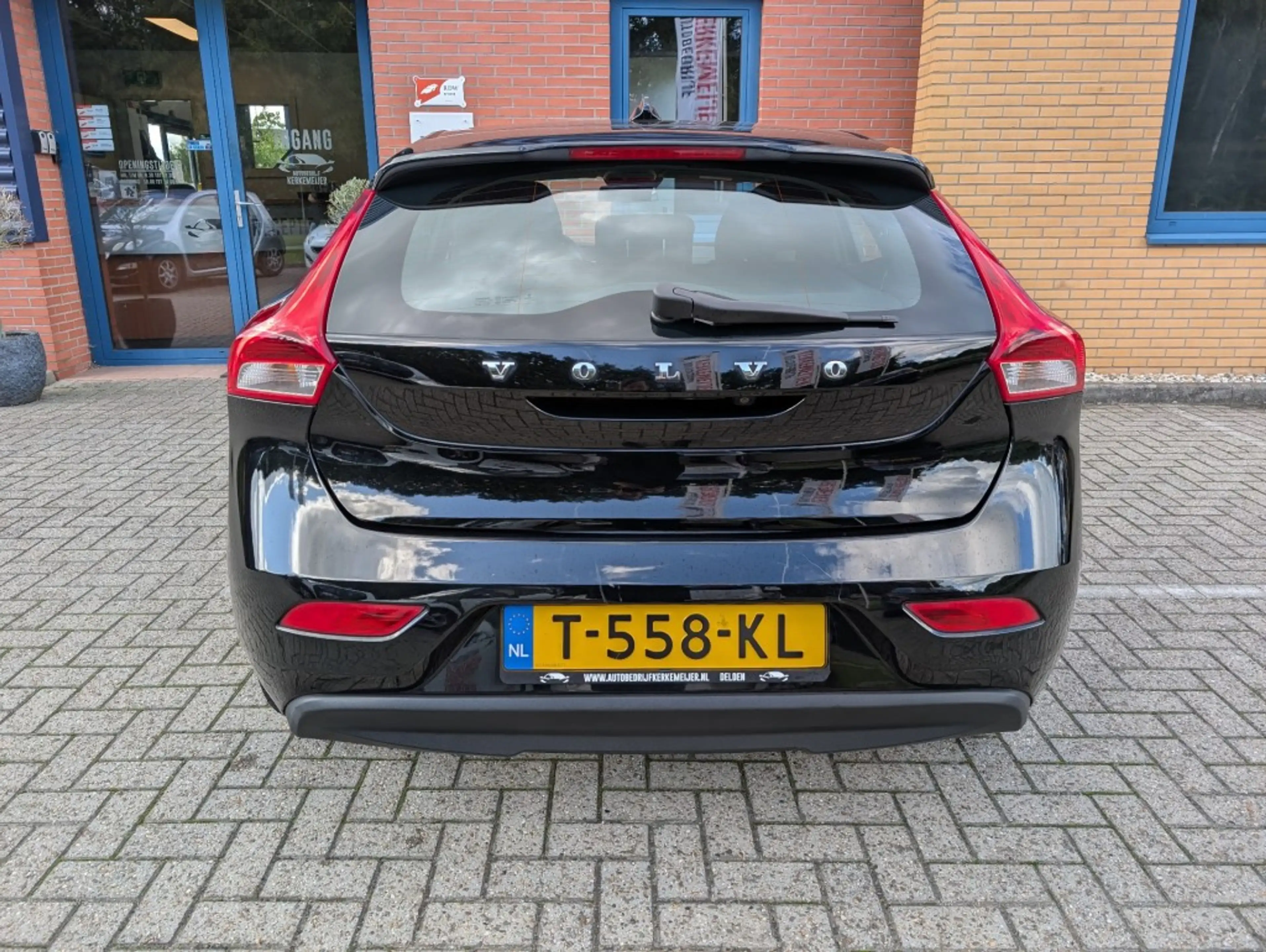 Volvo V40 2.0 T2 KINETIC, Airco, Cruise, Achteruitrij camera — photo 6