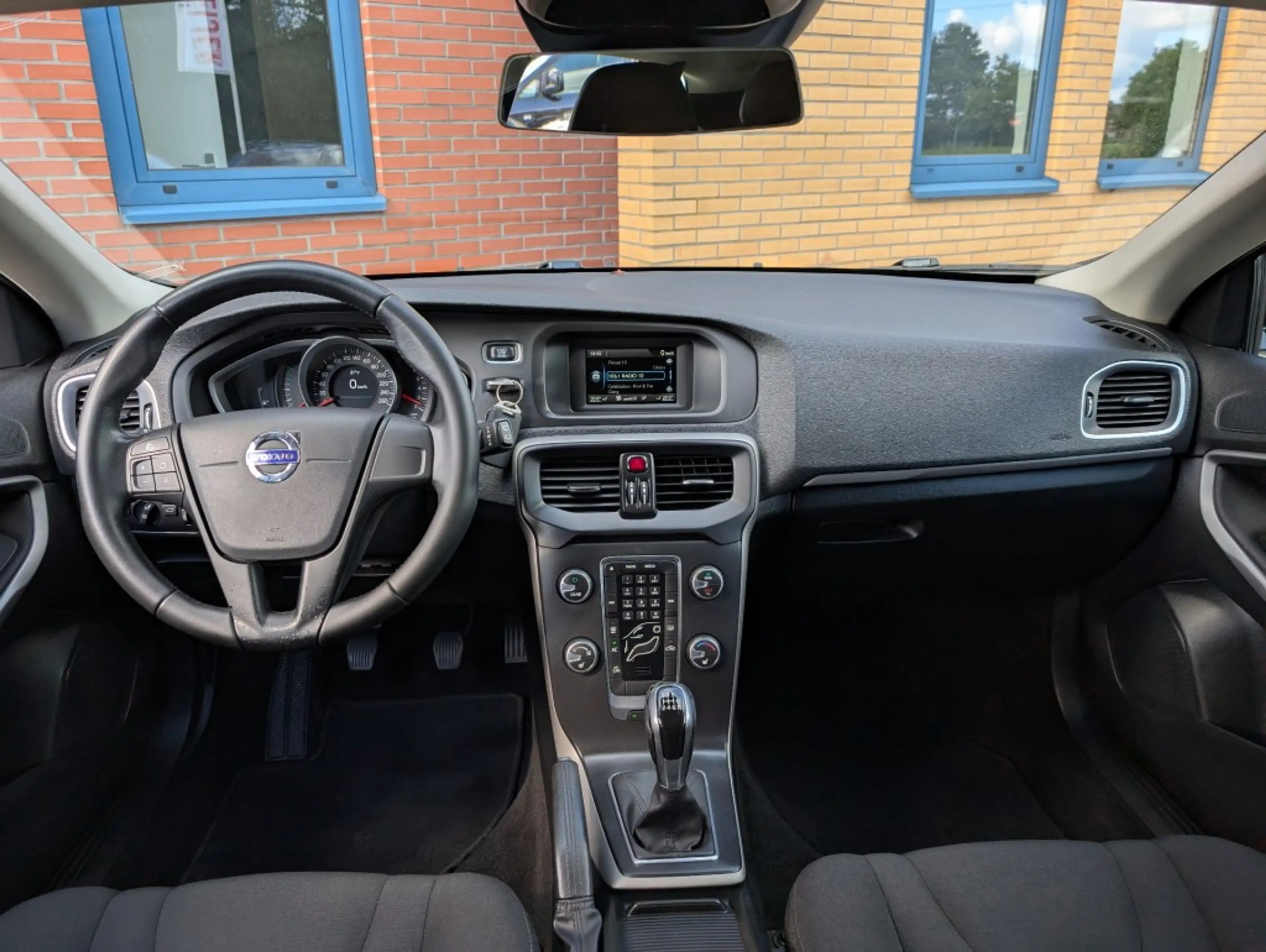 Volvo V40 2.0 T2 KINETIC, Airco, Cruise, Achteruitrij camera — photo 12