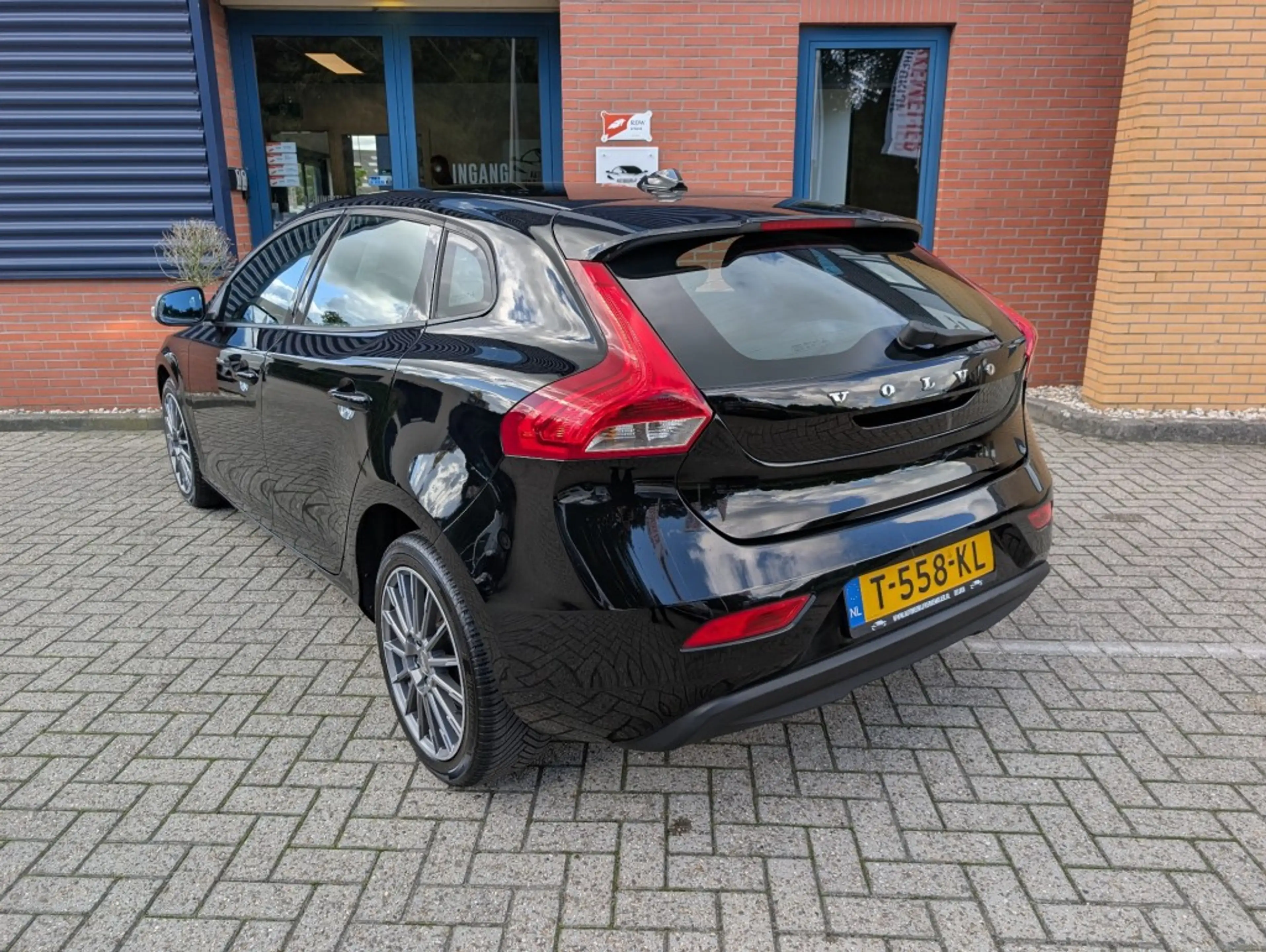 Volvo V40 2.0 T2 KINETIC, Airco, Cruise, Achteruitrij camera — photo 8